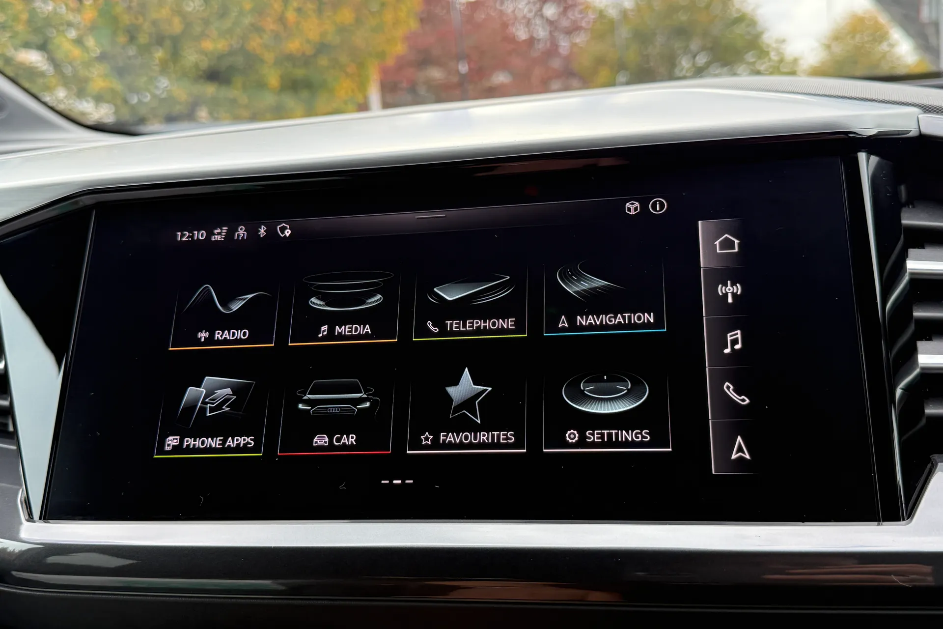 Audi Q4 thumbnail image number 21