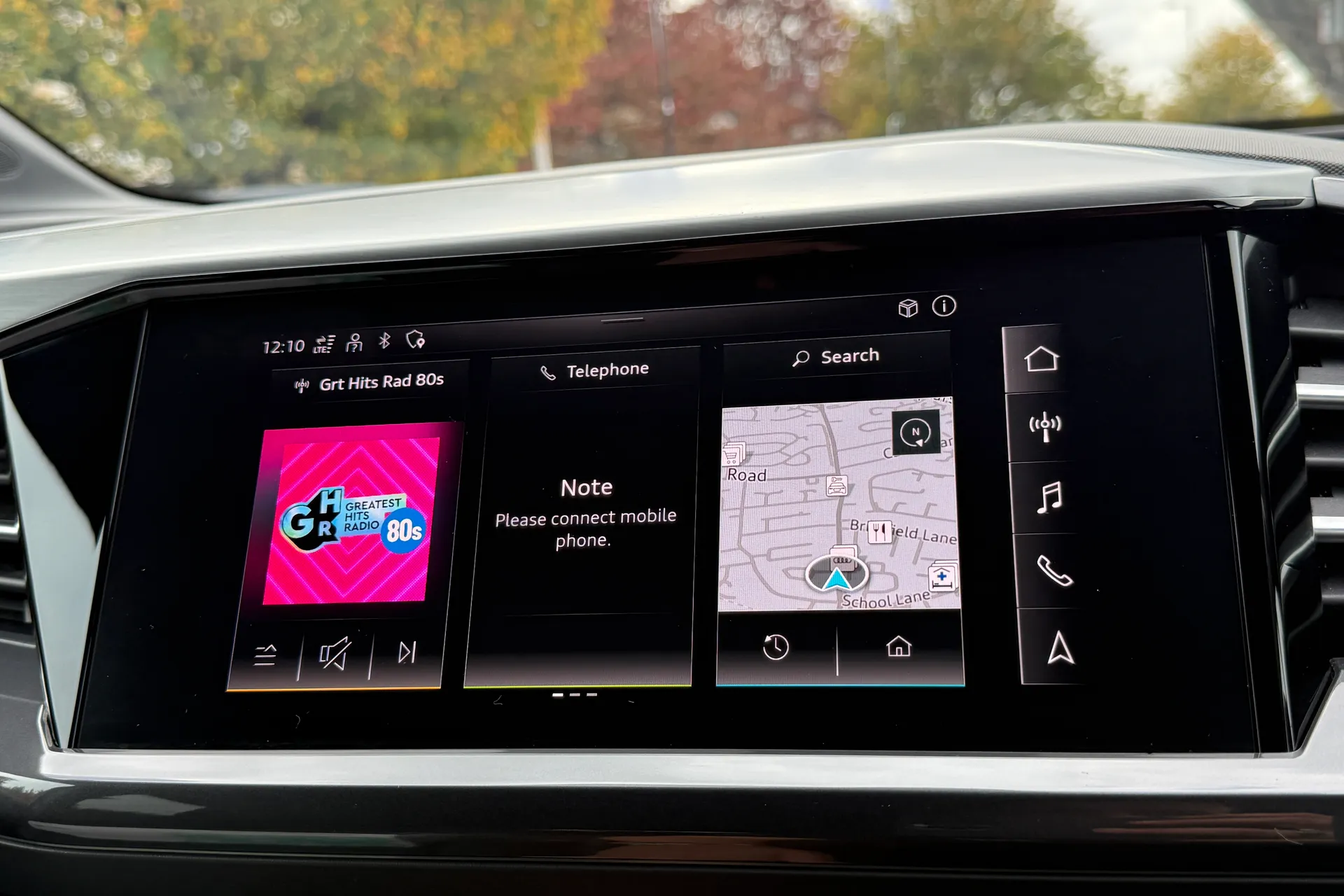 Audi Q4 thumbnail image number 3