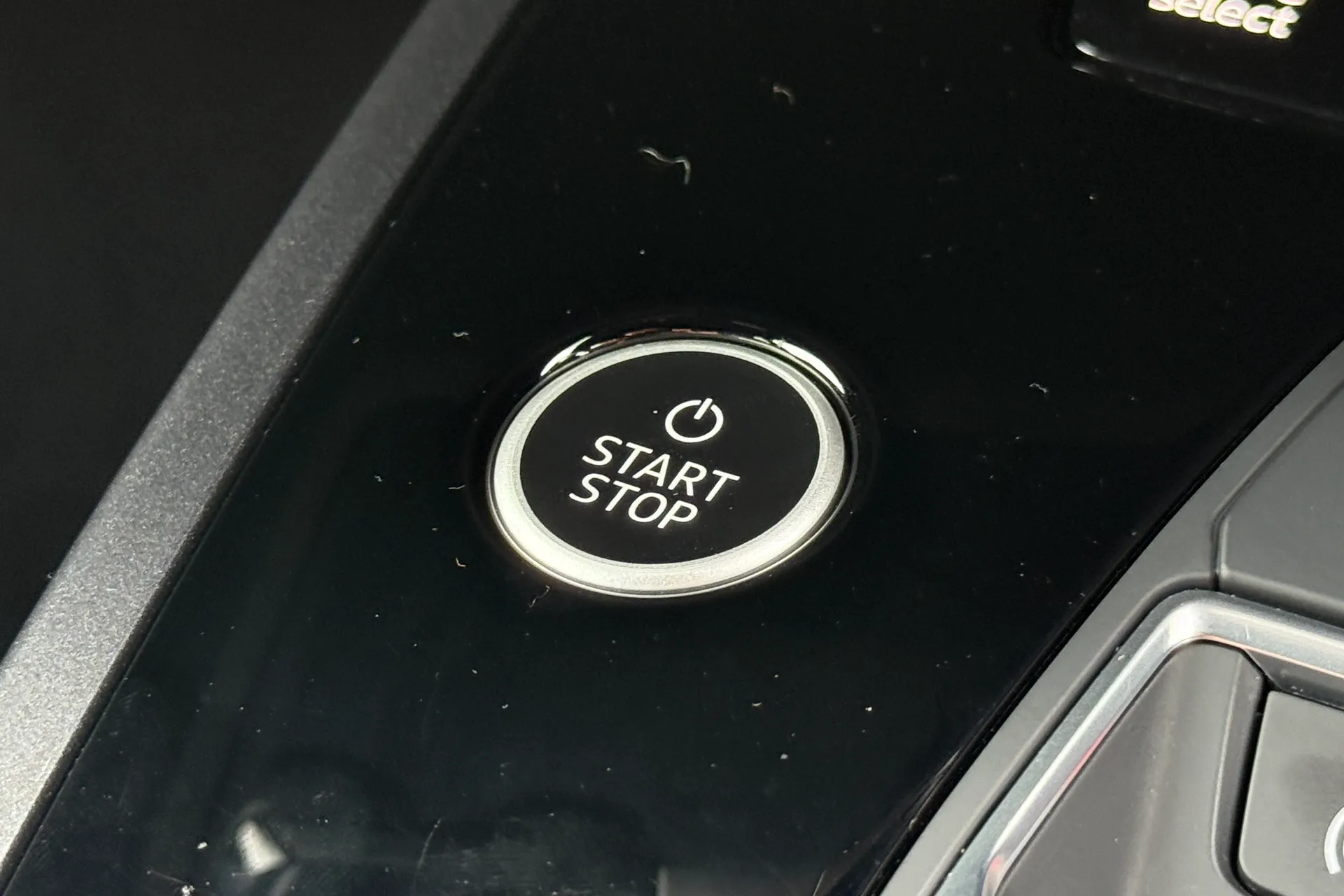 Audi Q4 thumbnail image number 23