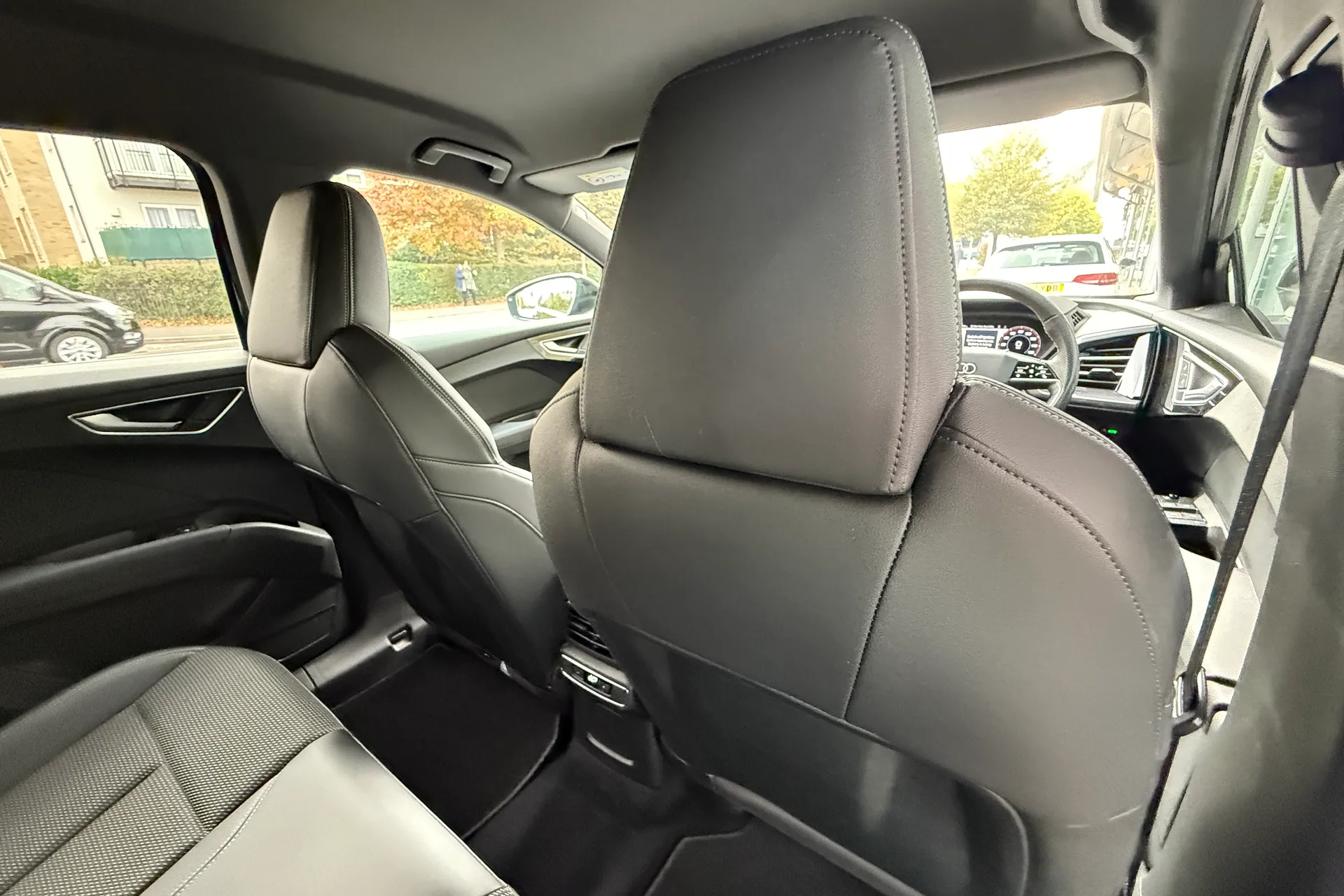 Audi Q4 thumbnail image number 37