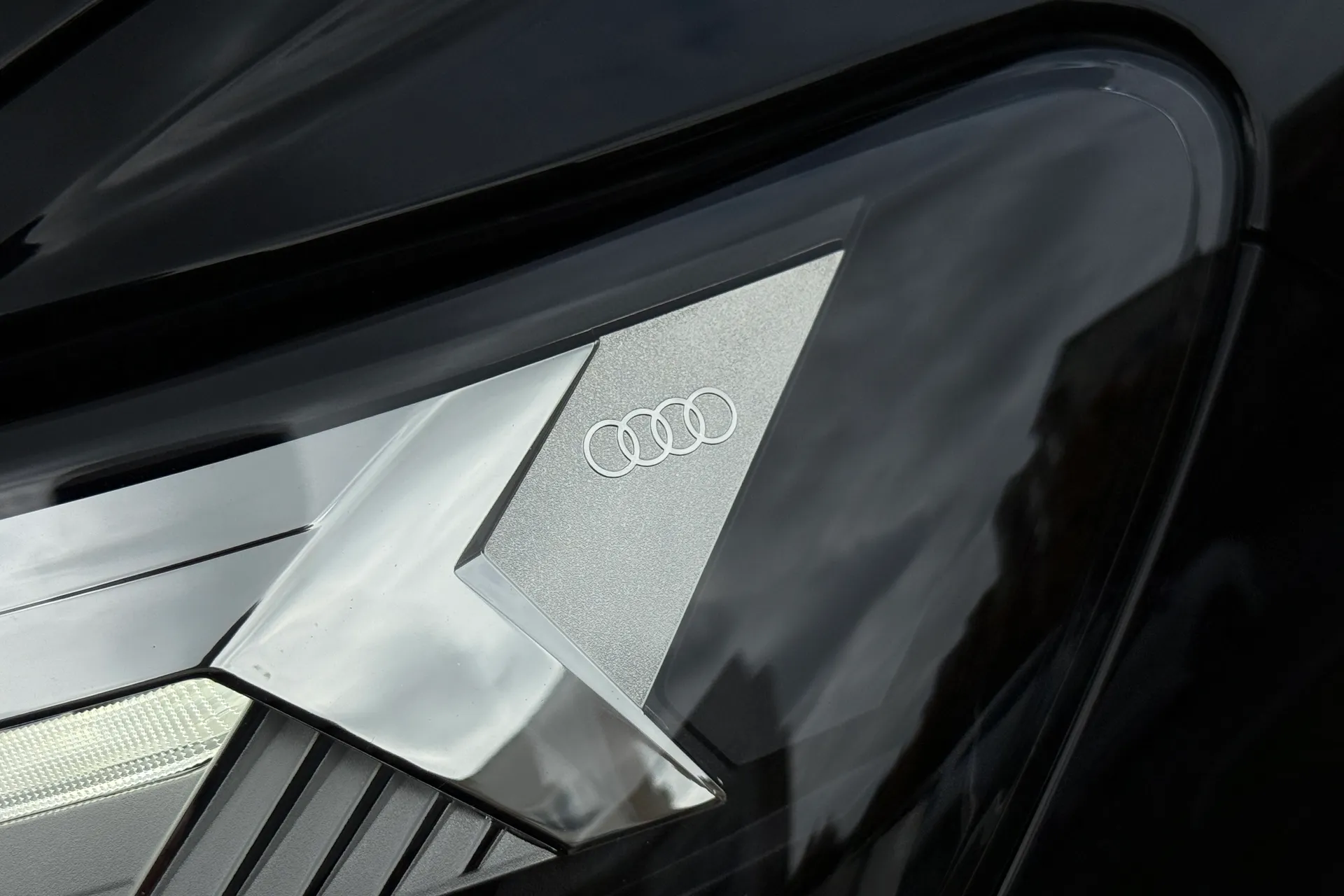 Audi Q4 thumbnail image number 57