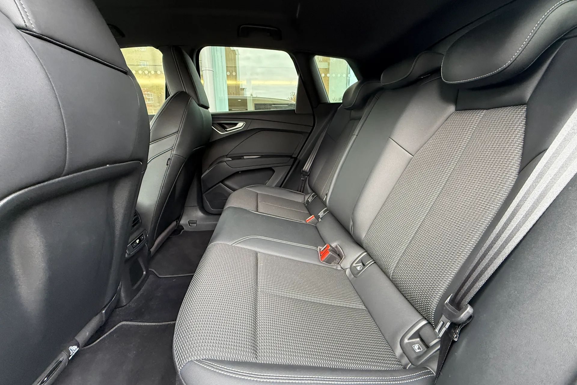 Audi Q4 thumbnail image number 54