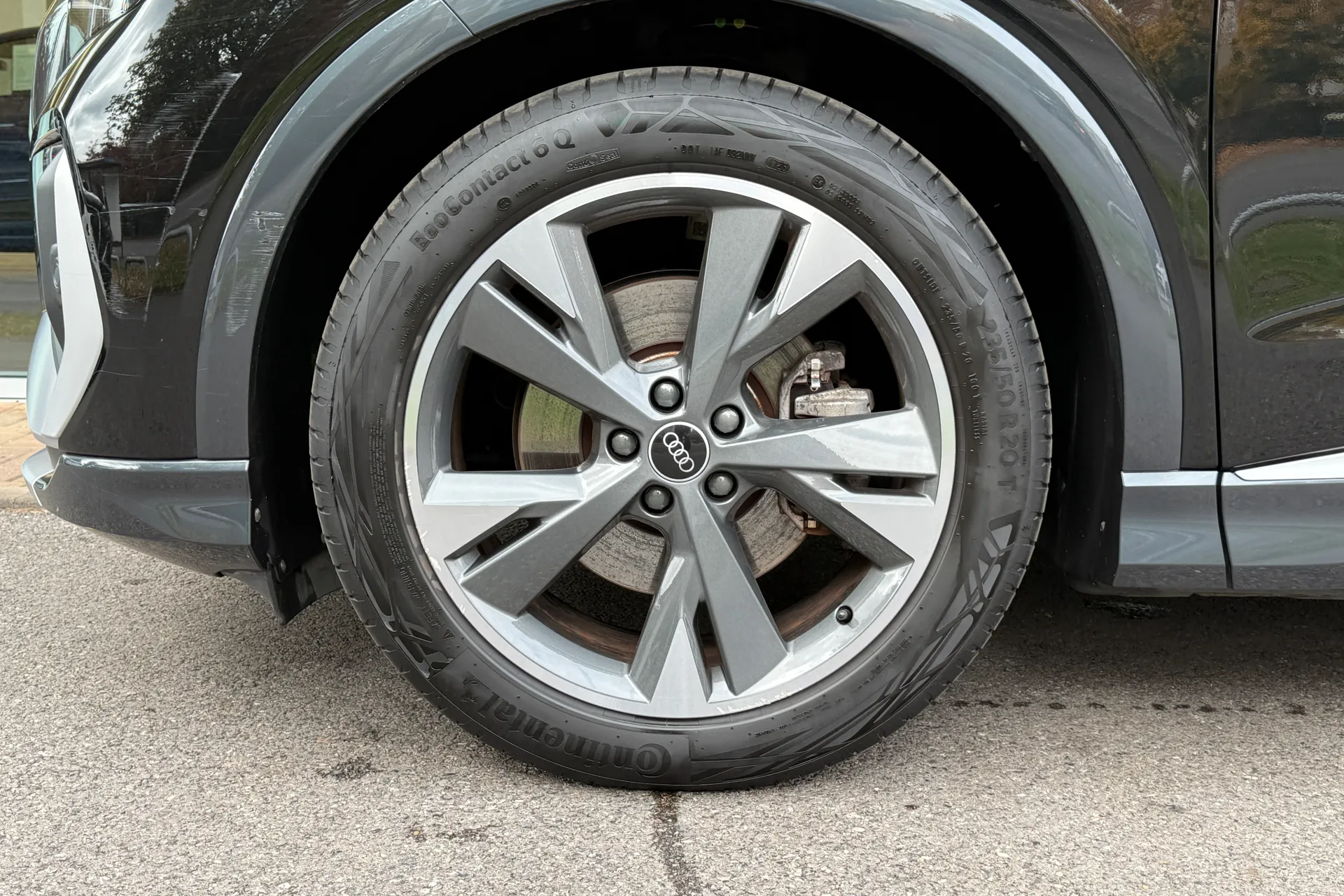 Audi Q4 thumbnail image number 5