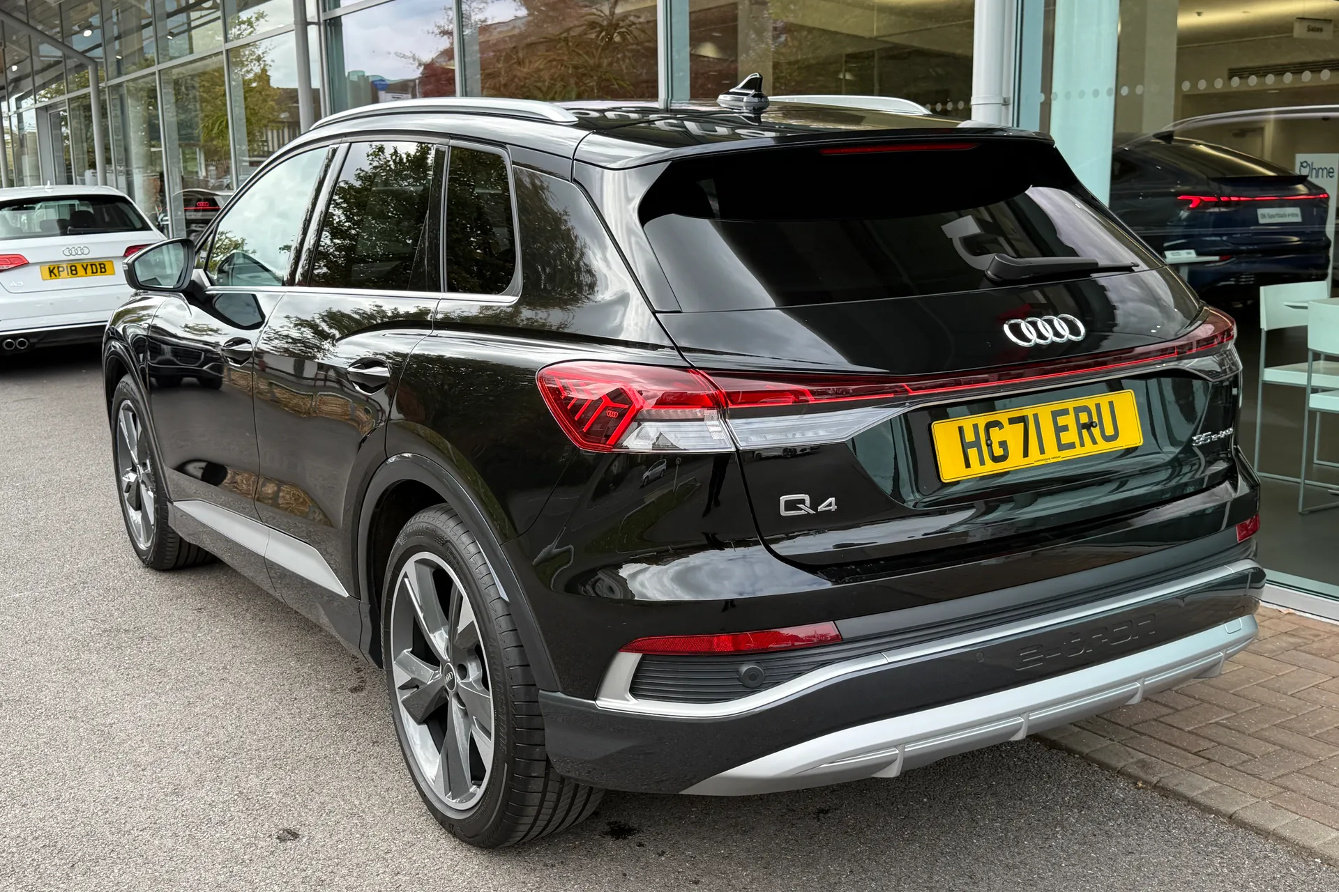 Audi Q4 thumbnail image number 8