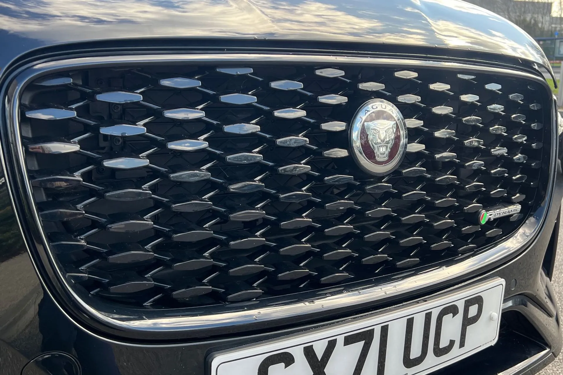 Jaguar F-PACE thumbnail image number 18