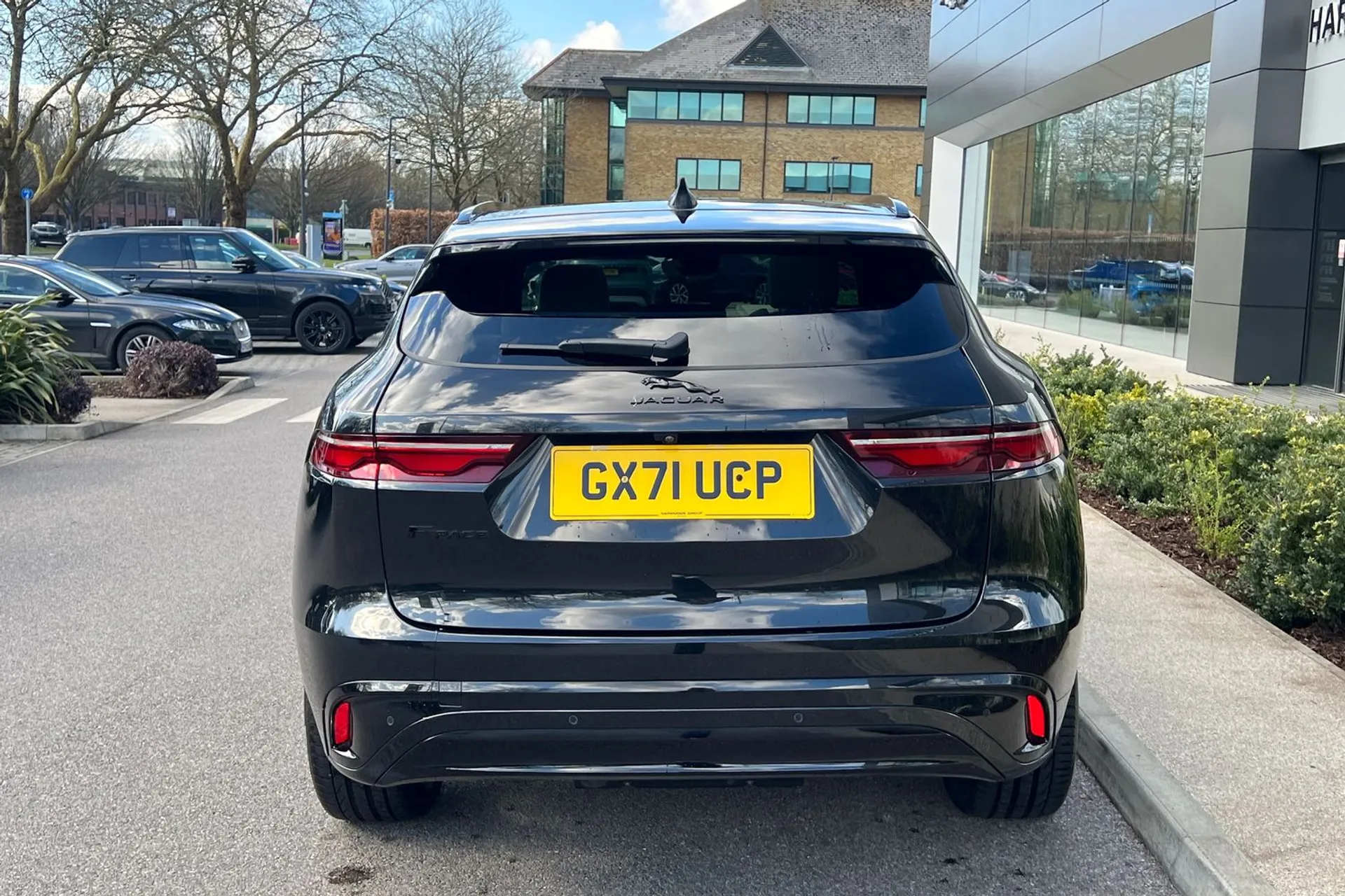 Jaguar F-PACE thumbnail image number 12