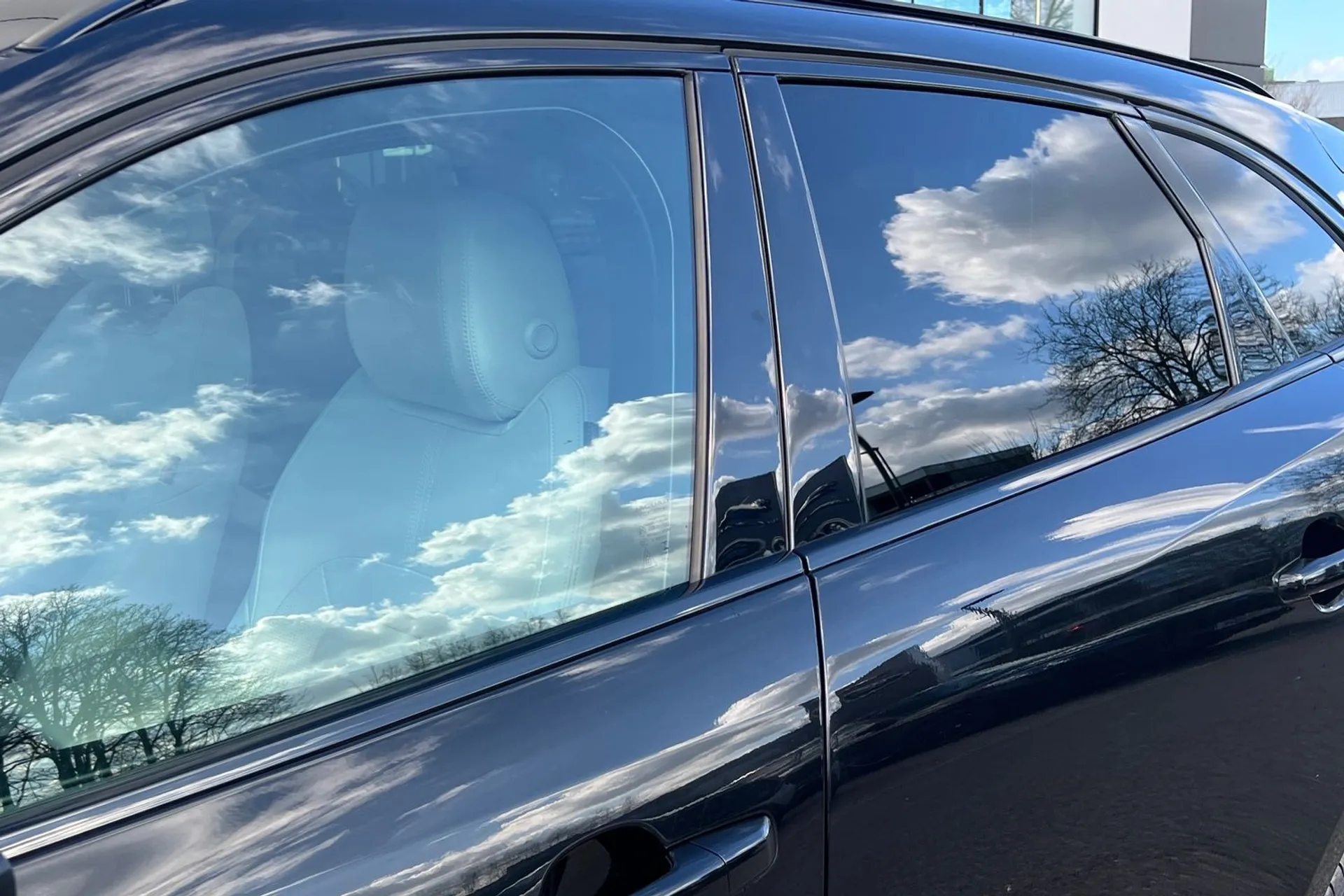 Jaguar F-PACE thumbnail image number 20