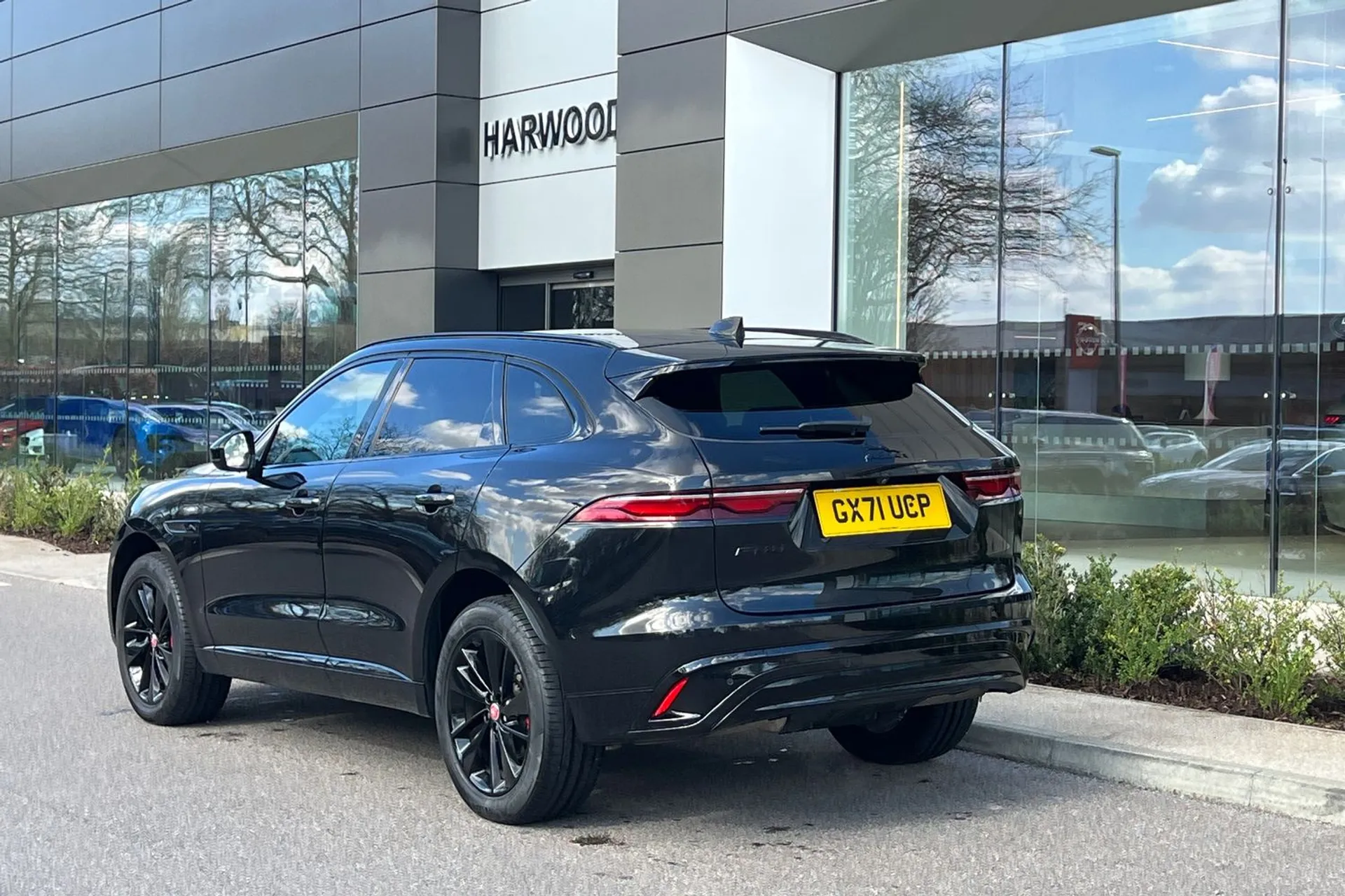 Jaguar F-PACE thumbnail image number 14