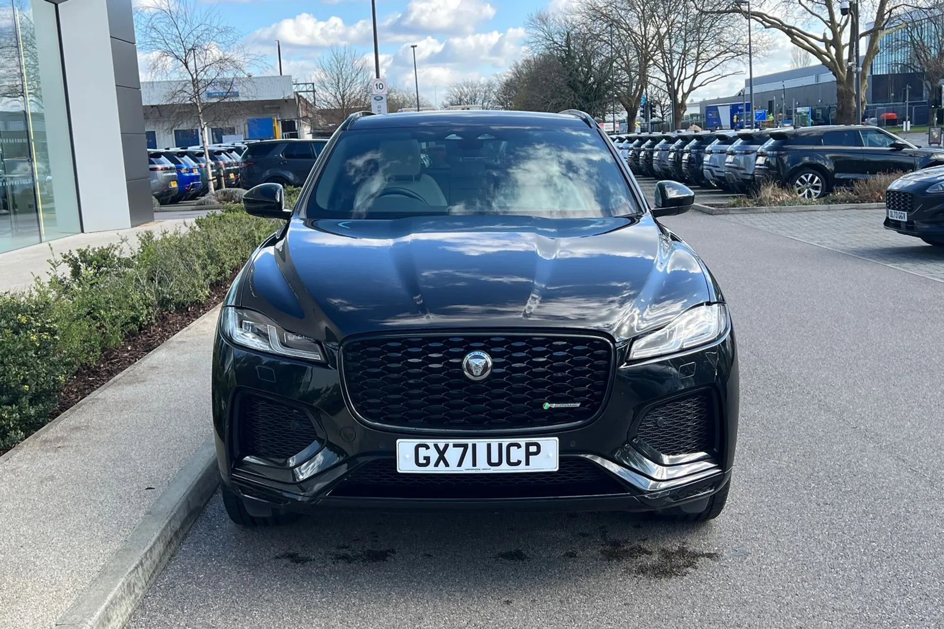Jaguar F-PACE thumbnail image number 17