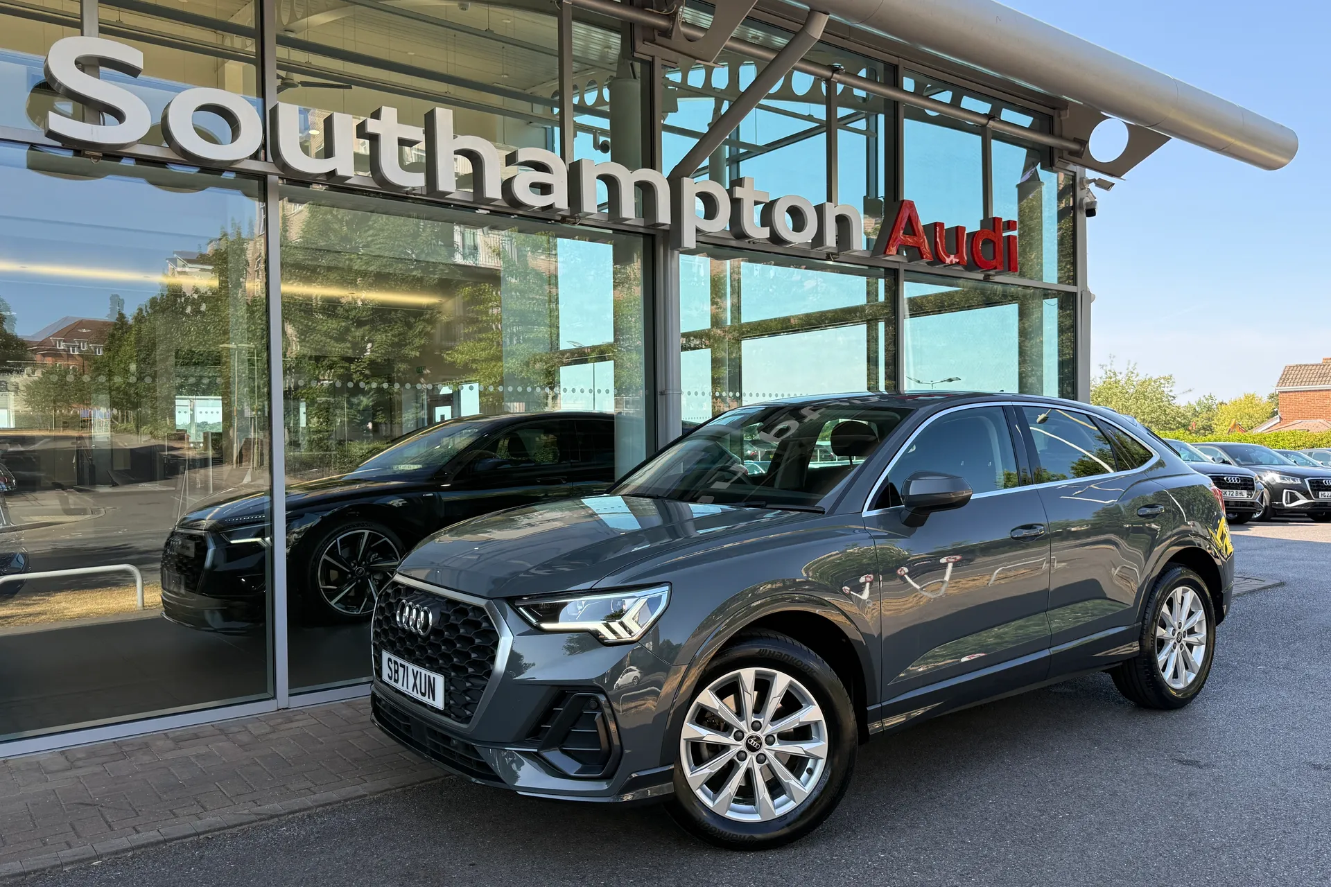 Audi Q3 thumbnail image number 52