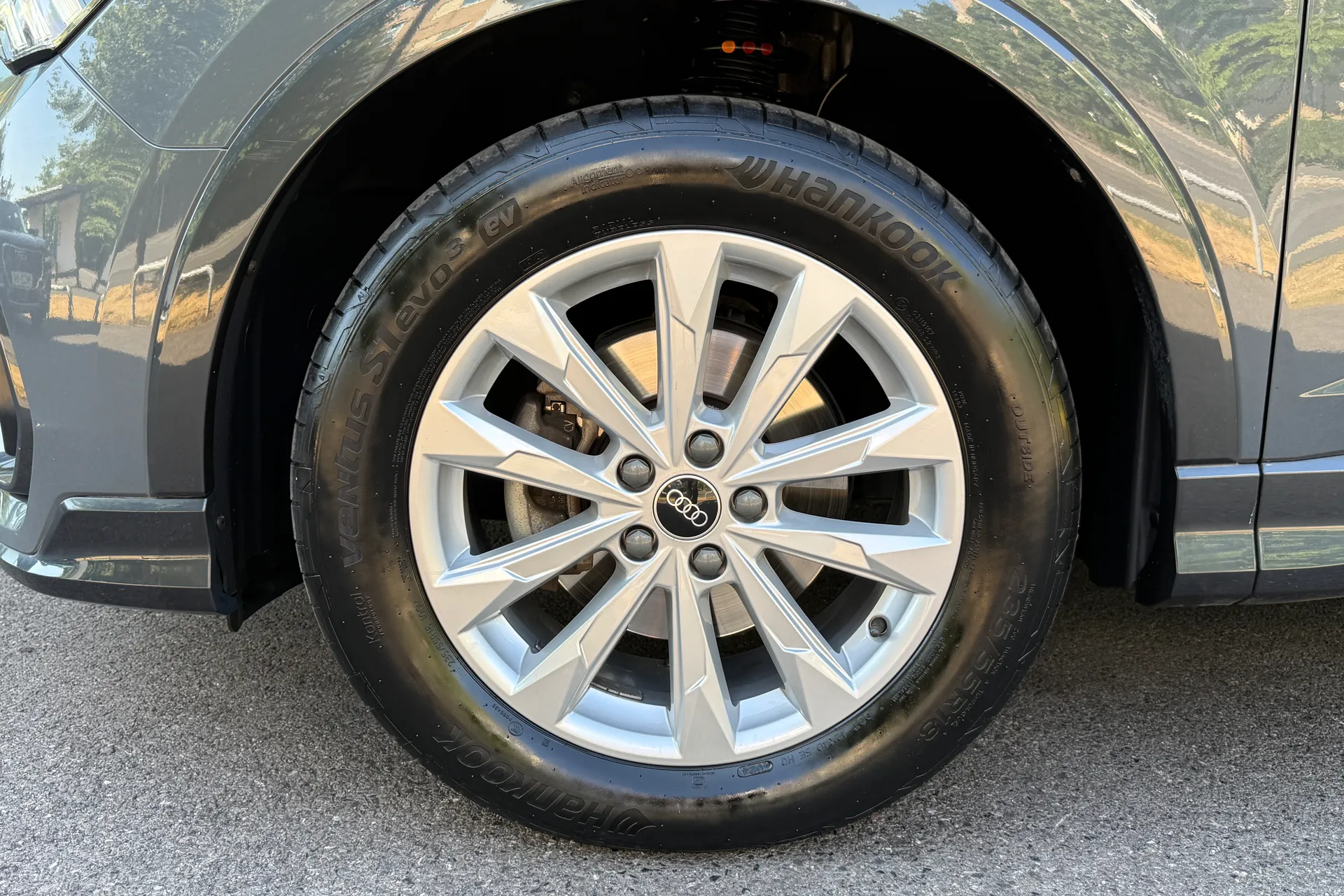 Audi Q3 thumbnail image number 5