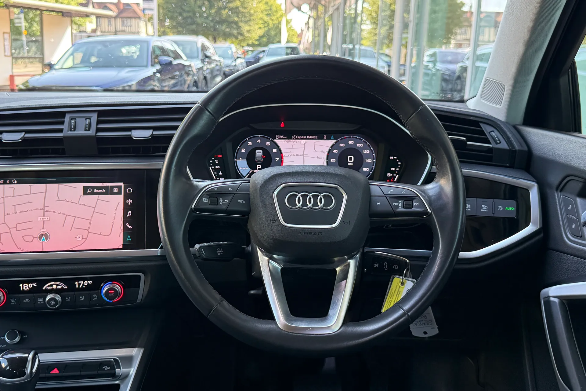 Audi Q3 thumbnail image number 38