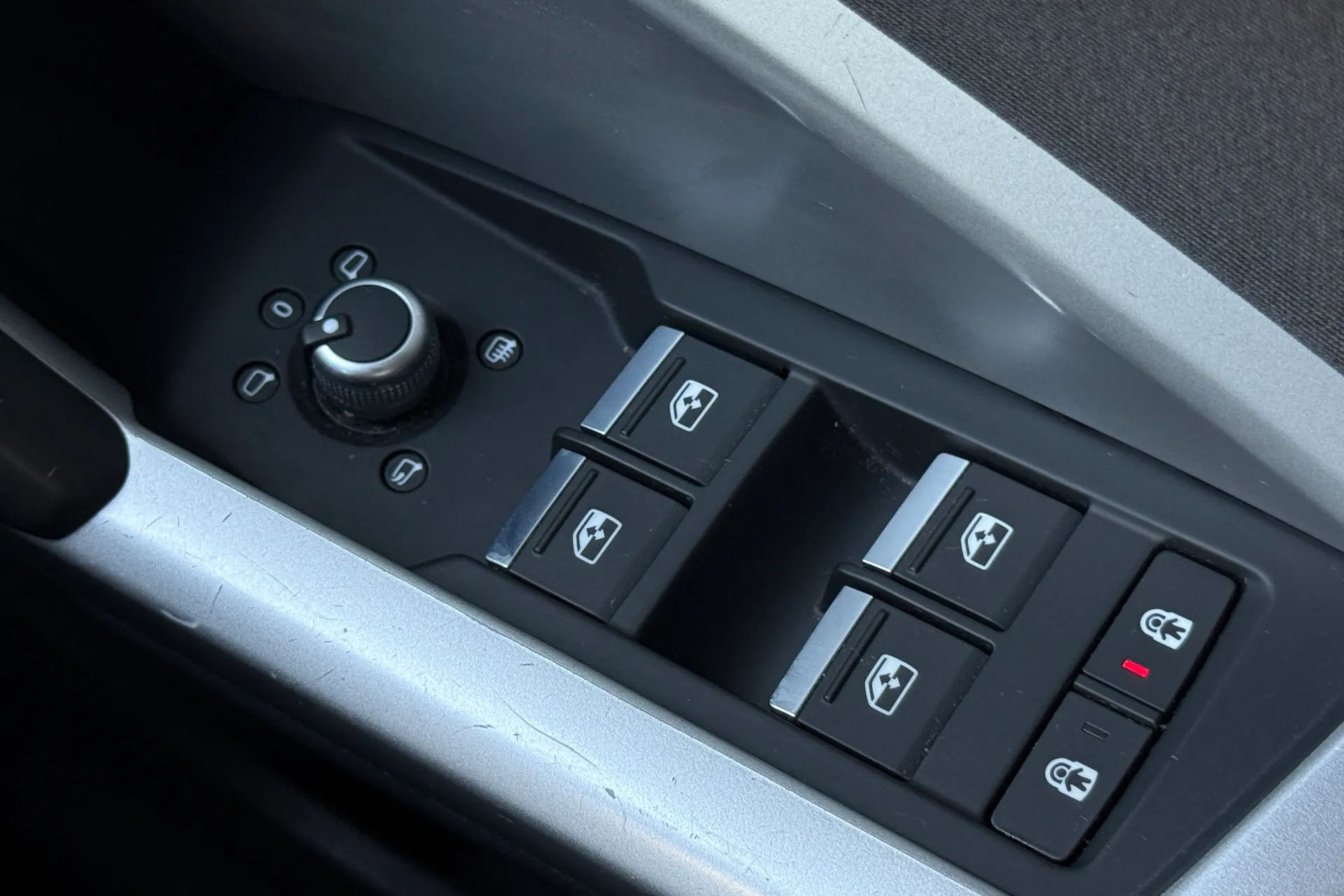 Audi Q3 thumbnail image number 15