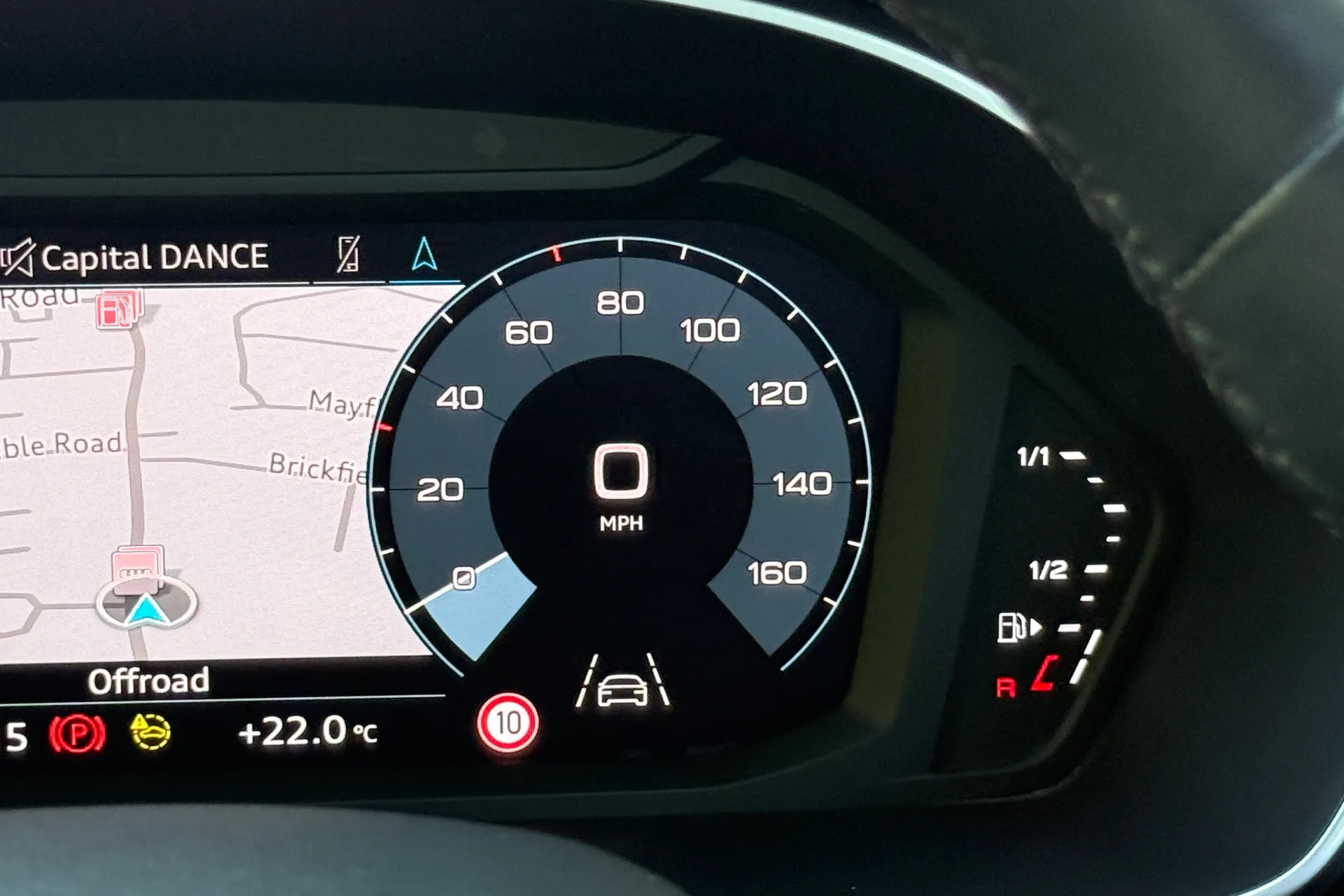 Audi Q3 thumbnail image number 8