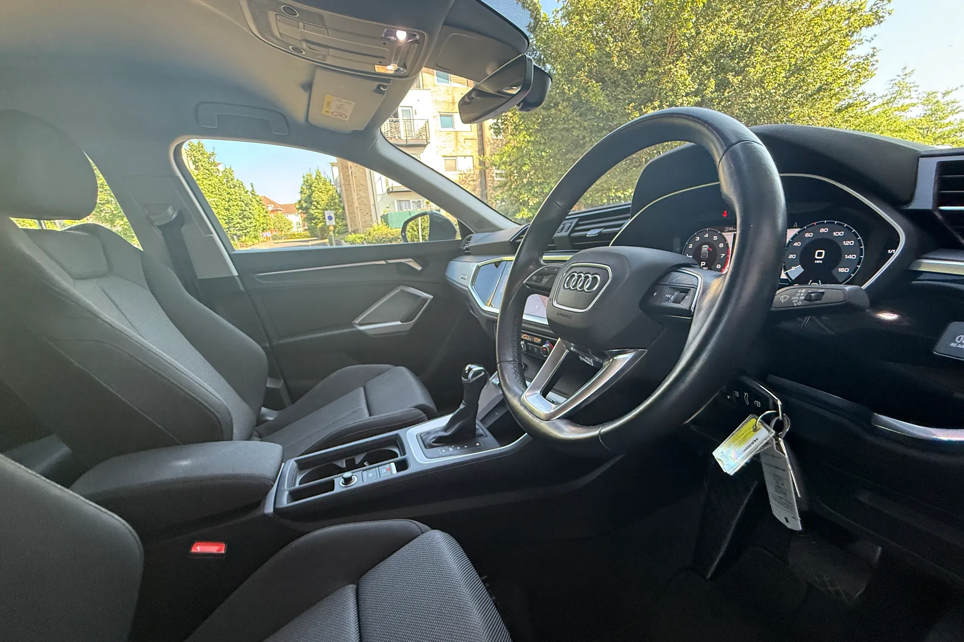 Audi Q3 thumbnail image number 6