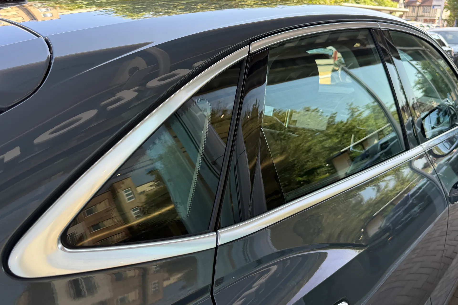 Audi Q3 thumbnail image number 32