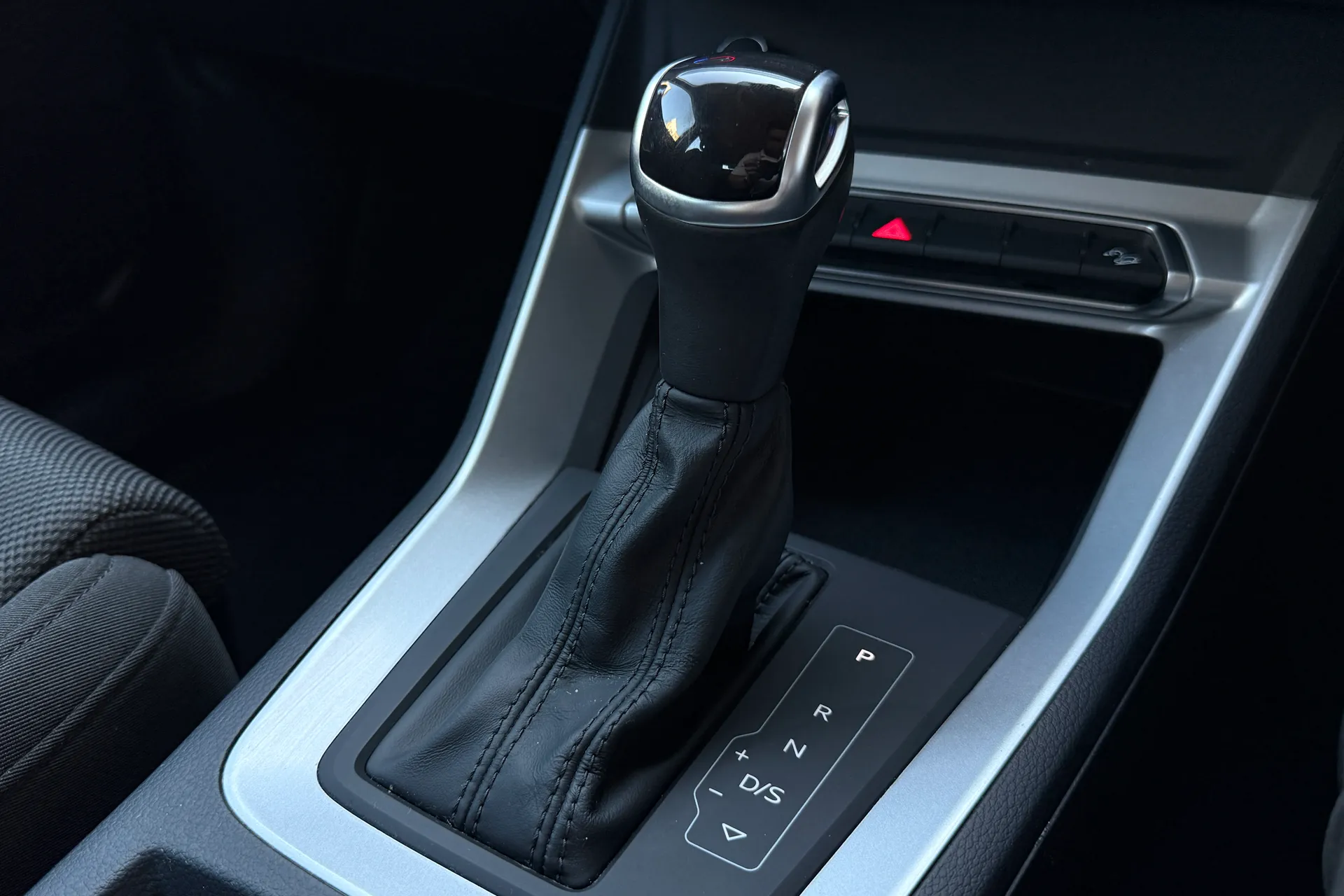 Audi Q3 thumbnail image number 25
