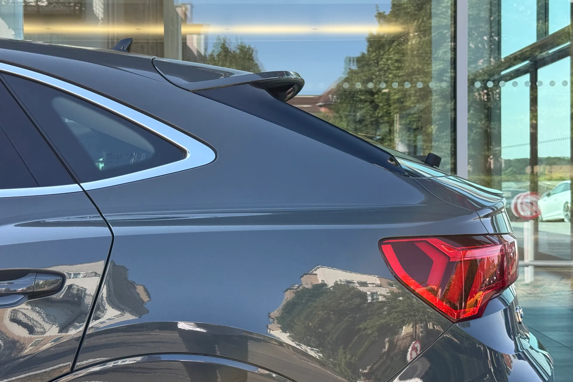 Audi Q3 thumbnail image number 45