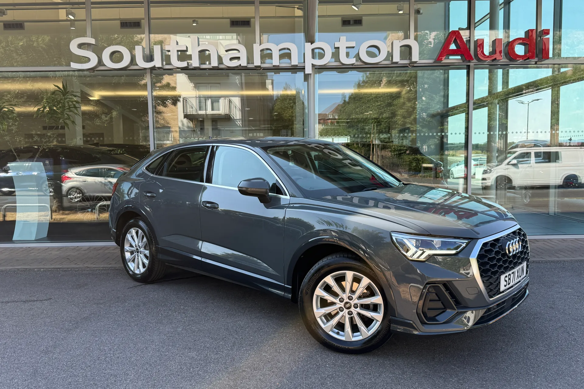 Audi Q3 thumbnail image number 54