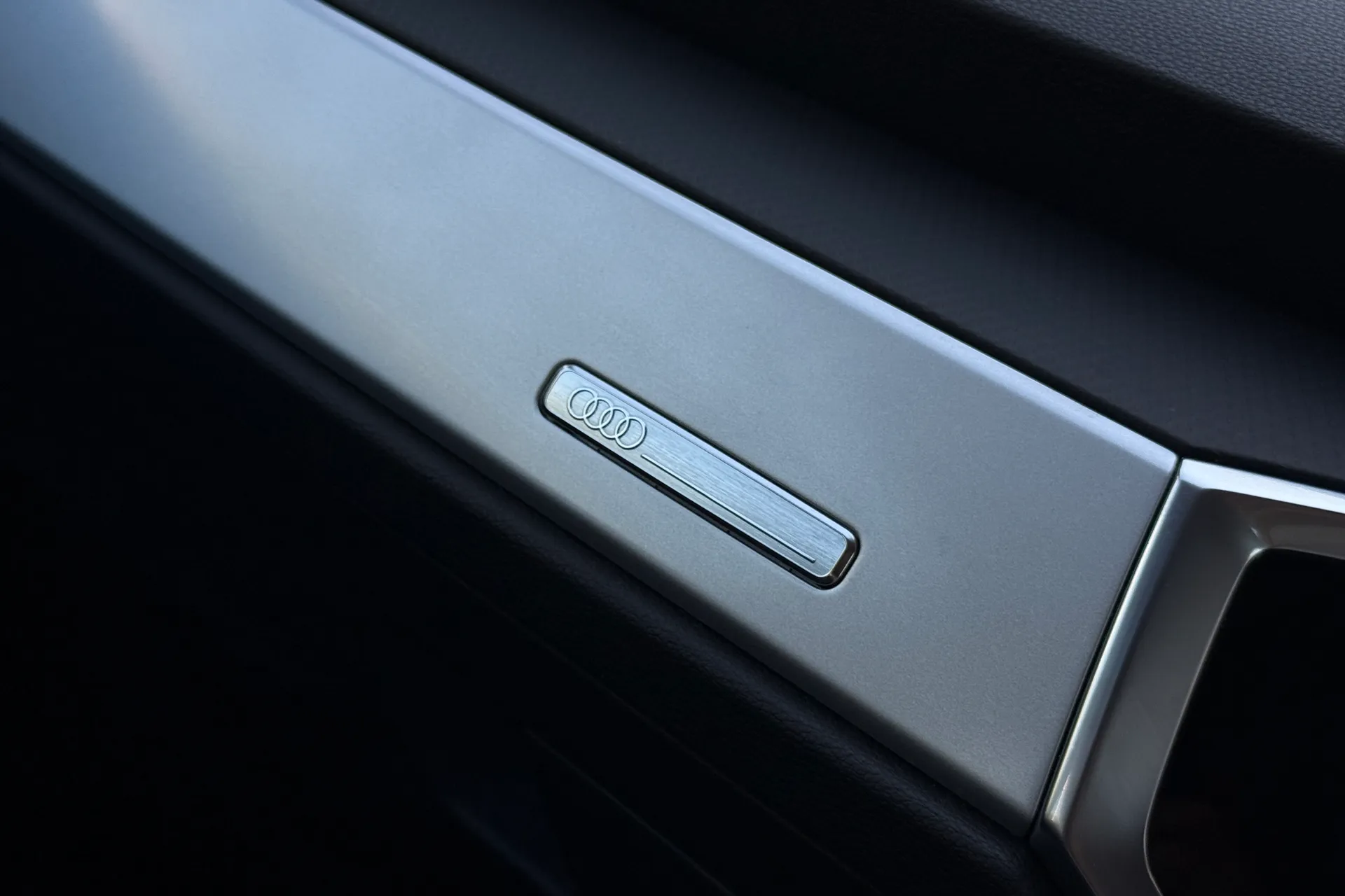 Audi Q3 thumbnail image number 27