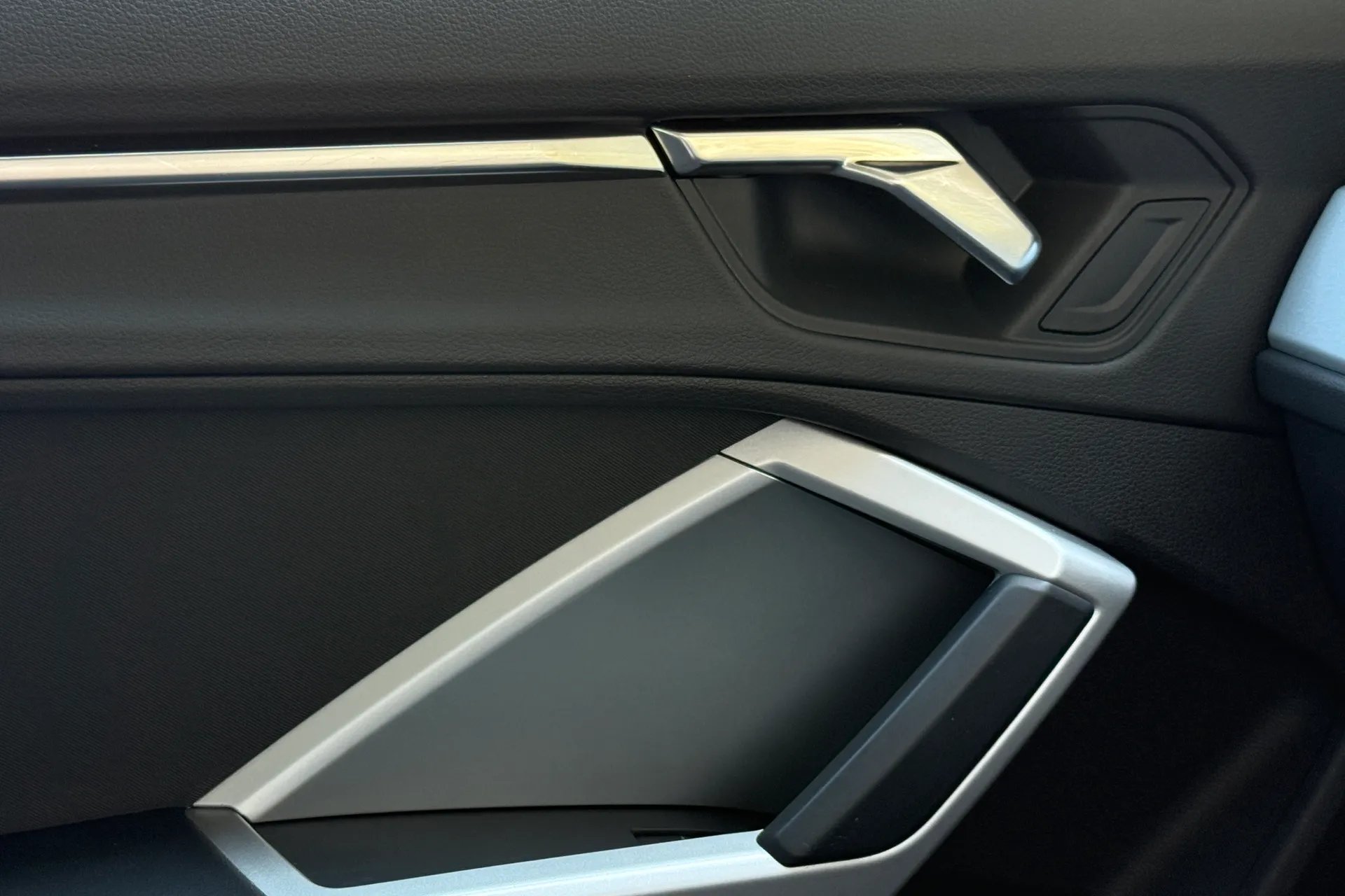 Audi Q3 thumbnail image number 28