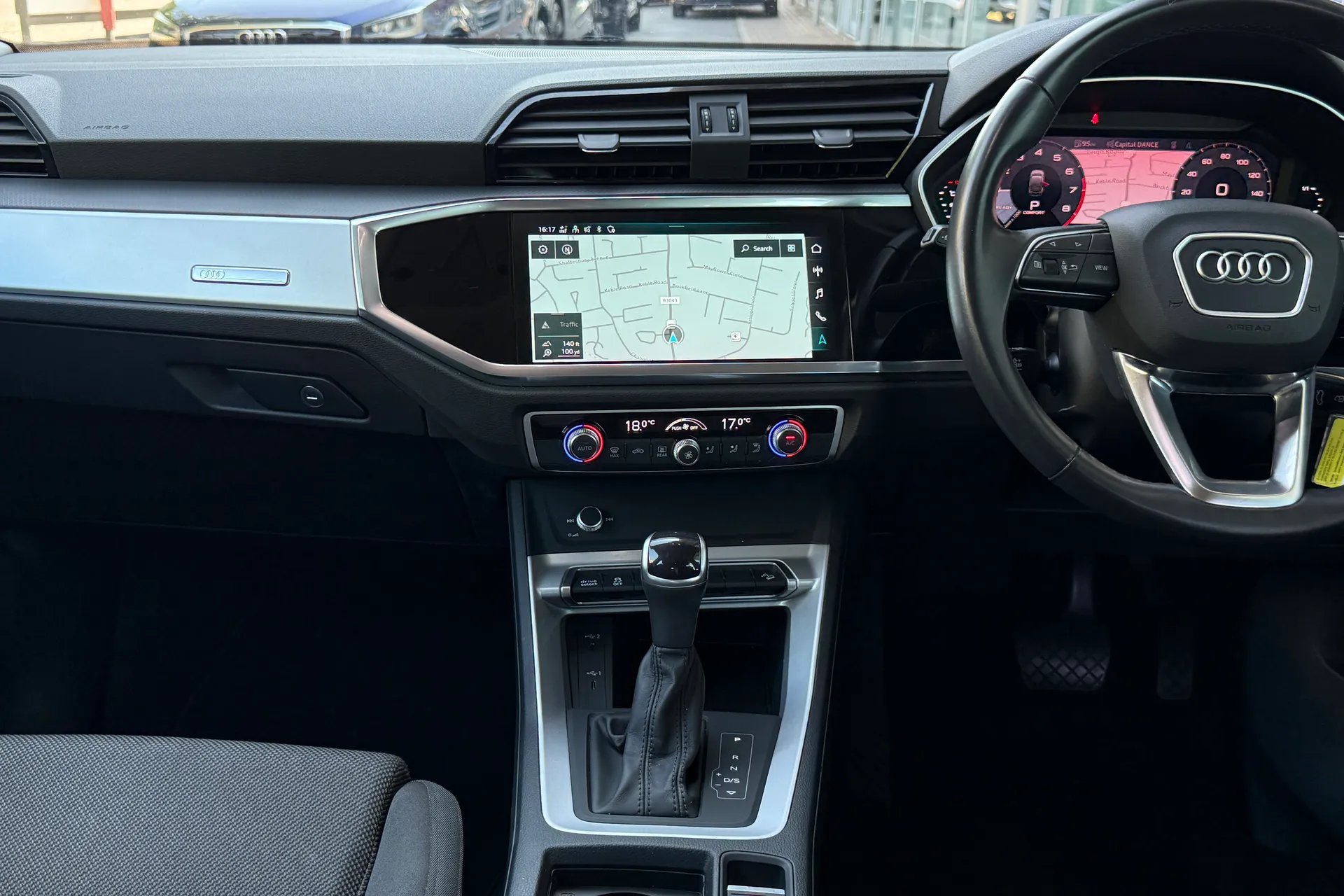 Audi Q3 thumbnail image number 37
