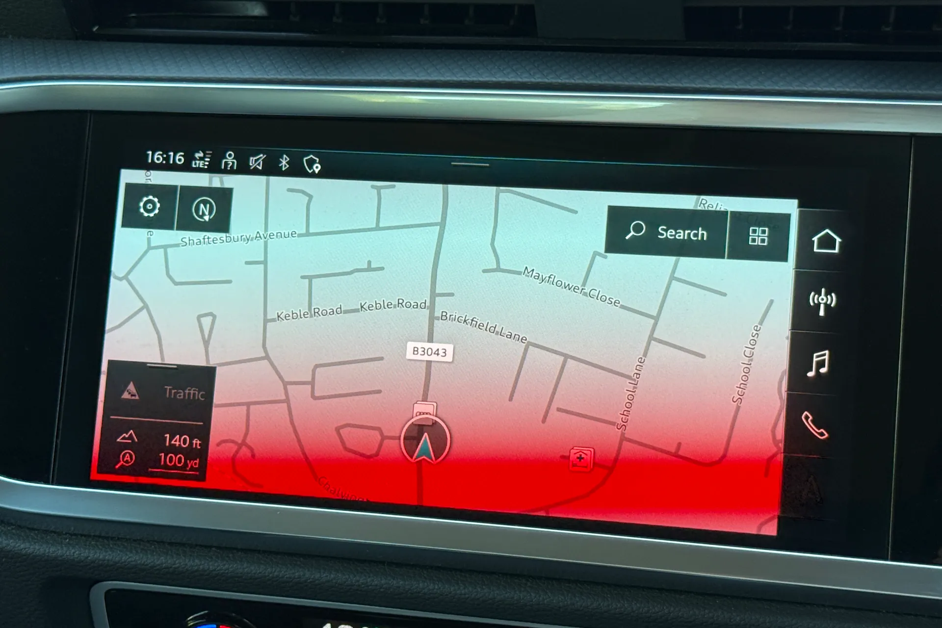 Audi Q3 thumbnail image number 18