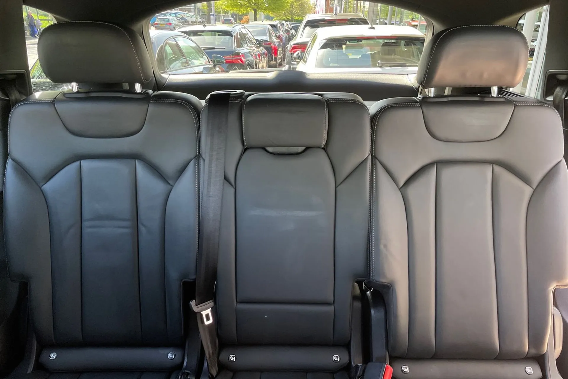 Audi Q7 thumbnail image number 30