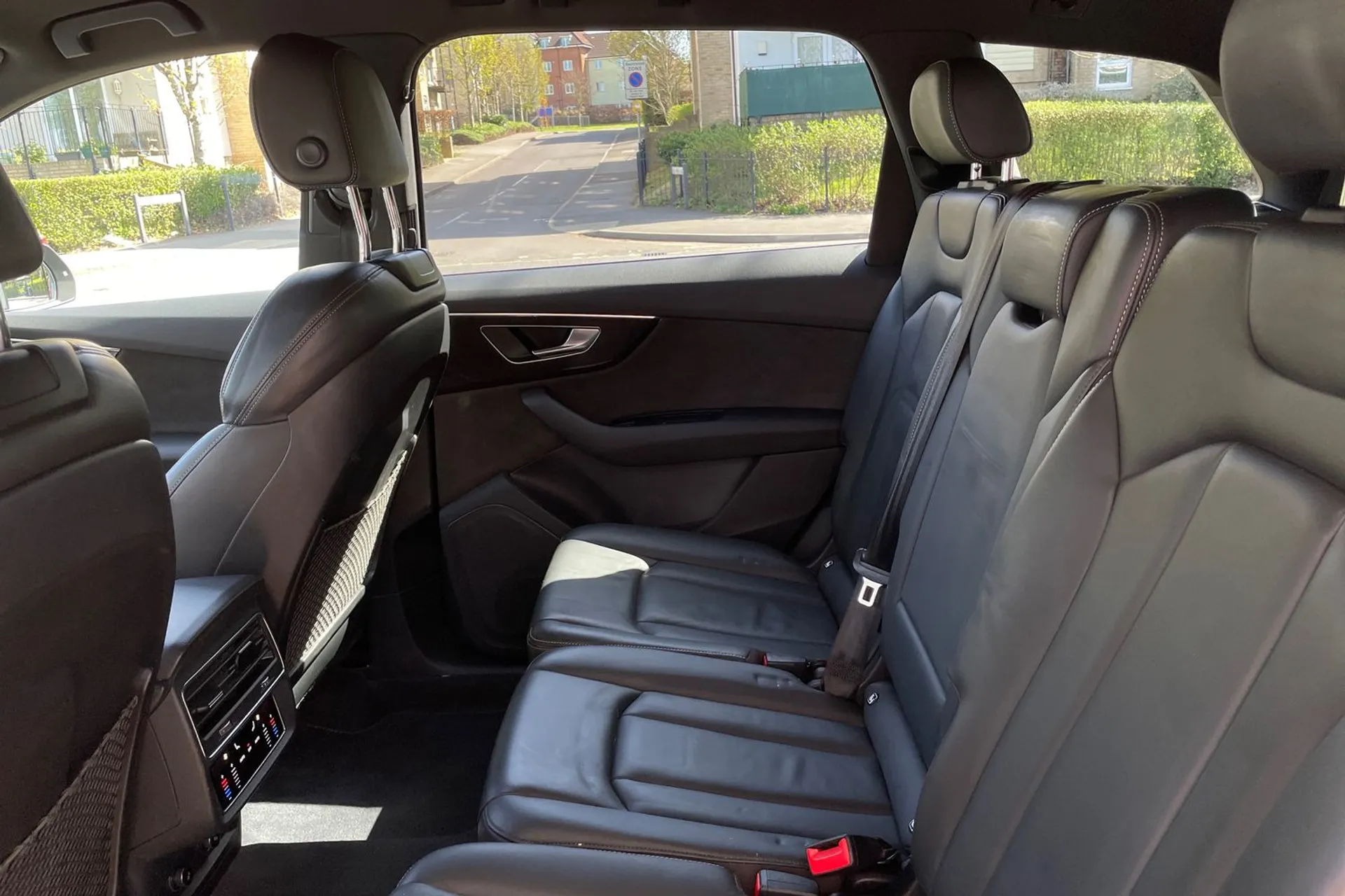 Audi Q7 thumbnail image number 29