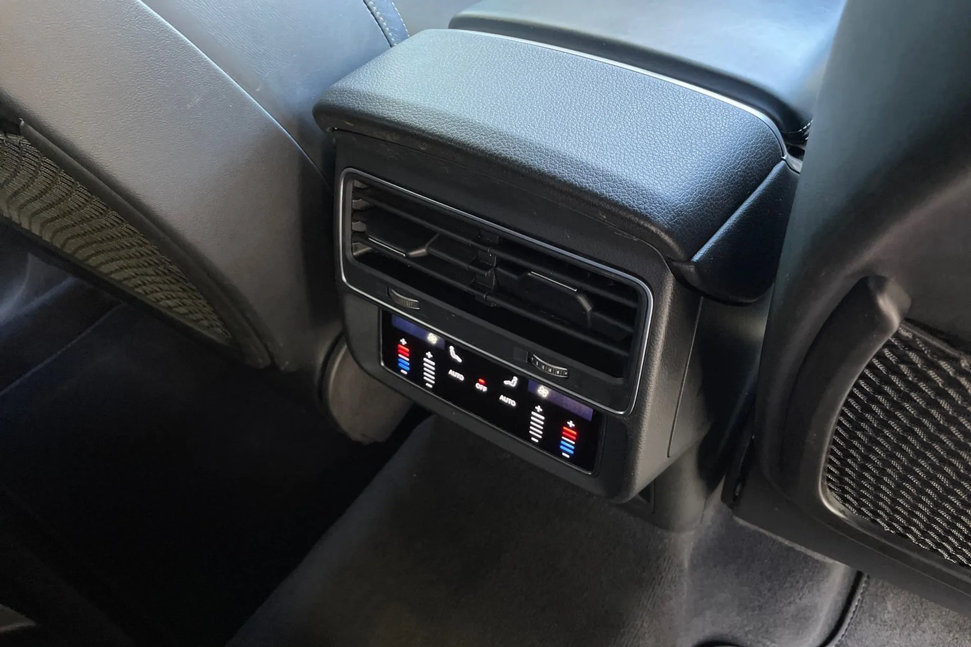 Audi Q7 thumbnail image number 45