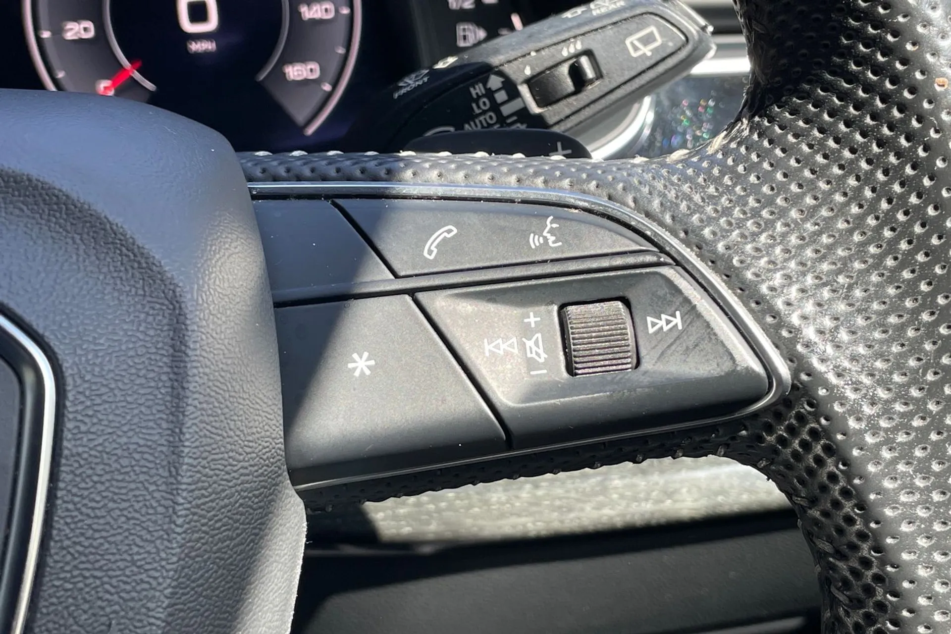 Audi Q7 thumbnail image number 36