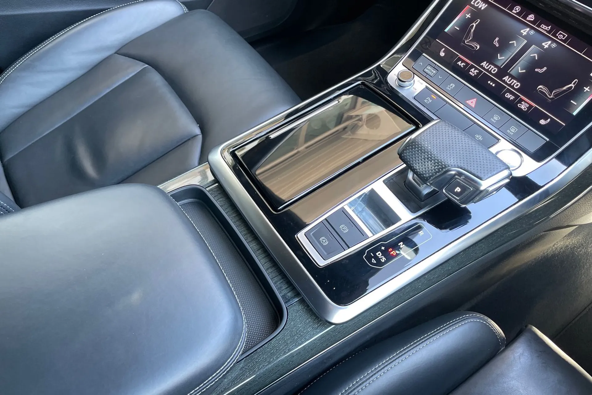 Audi Q7 thumbnail image number 40