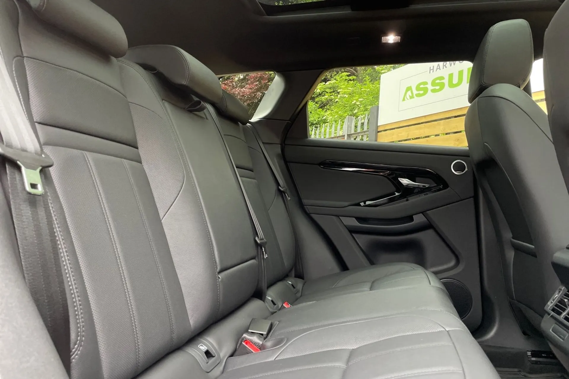 LAND ROVER RANGE ROVER EVOQUE thumbnail image number 23