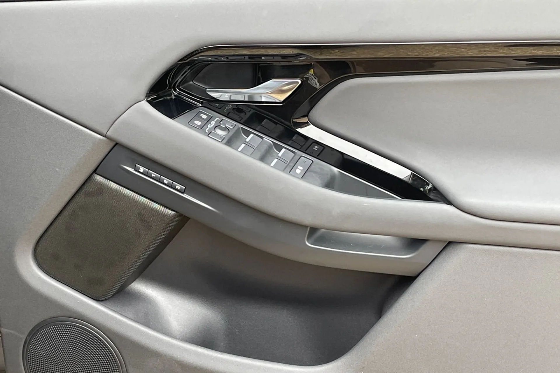 LAND ROVER RANGE ROVER EVOQUE thumbnail image number 41