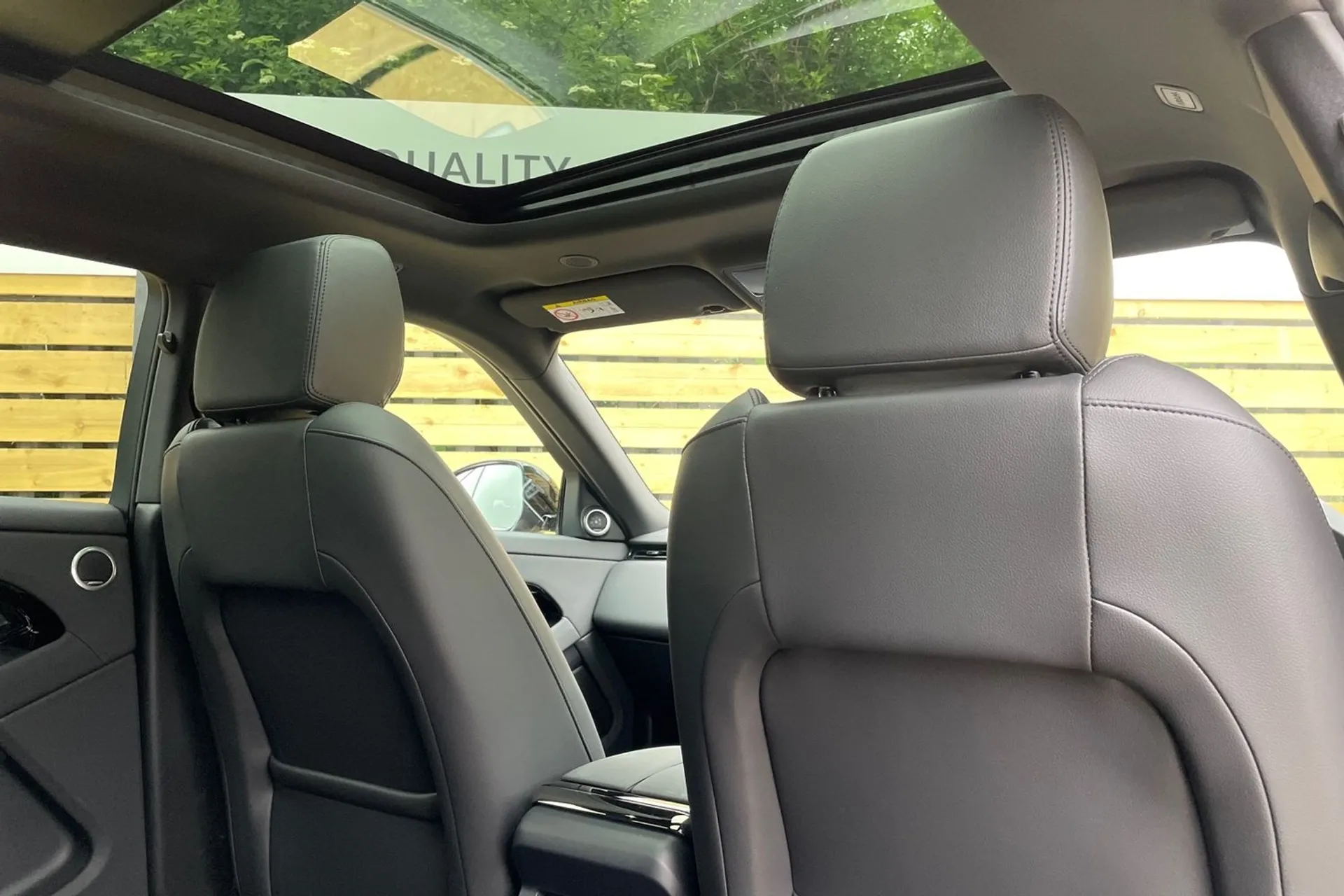 LAND ROVER RANGE ROVER EVOQUE thumbnail image number 24