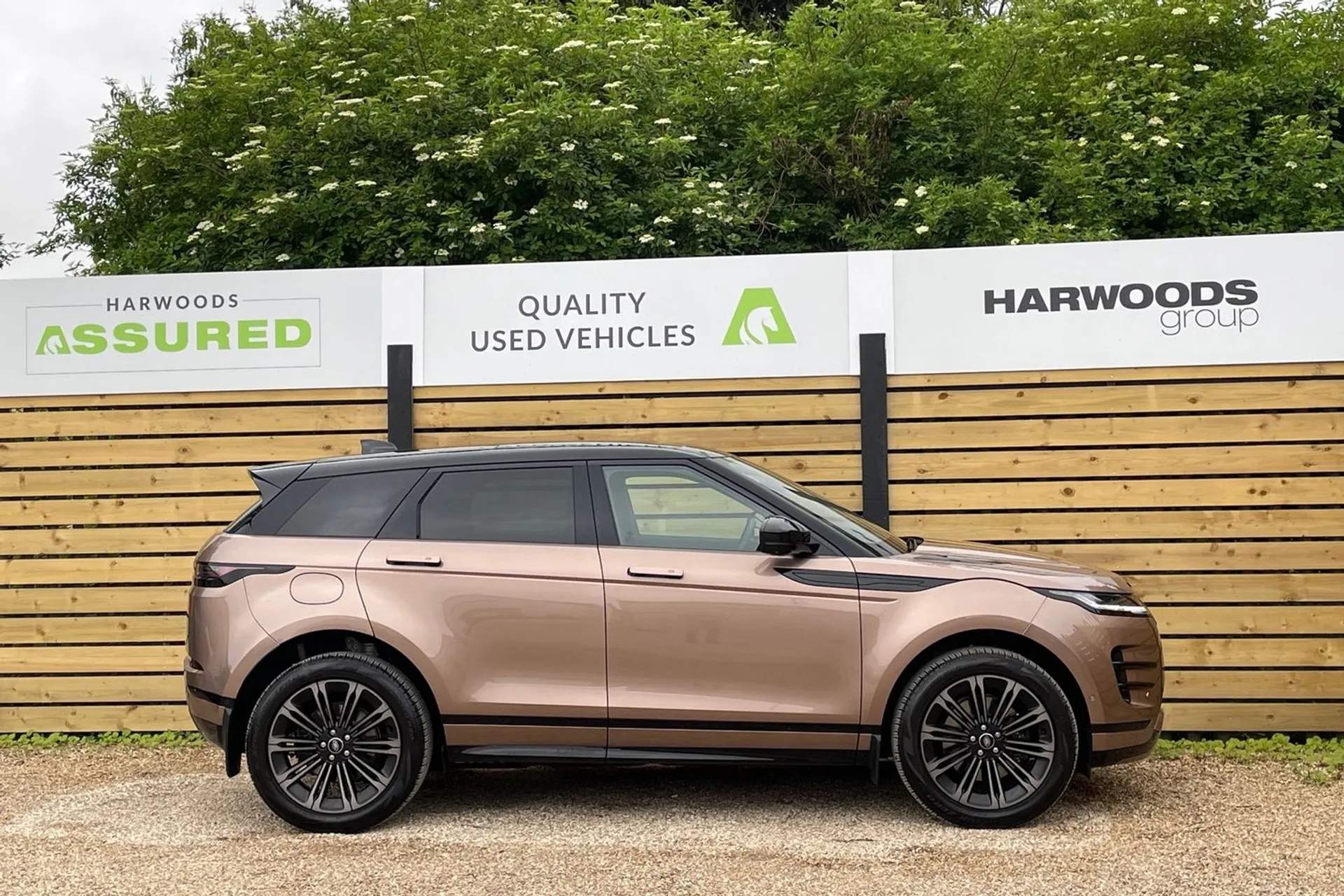 LAND ROVER RANGE ROVER EVOQUE thumbnail image number 2