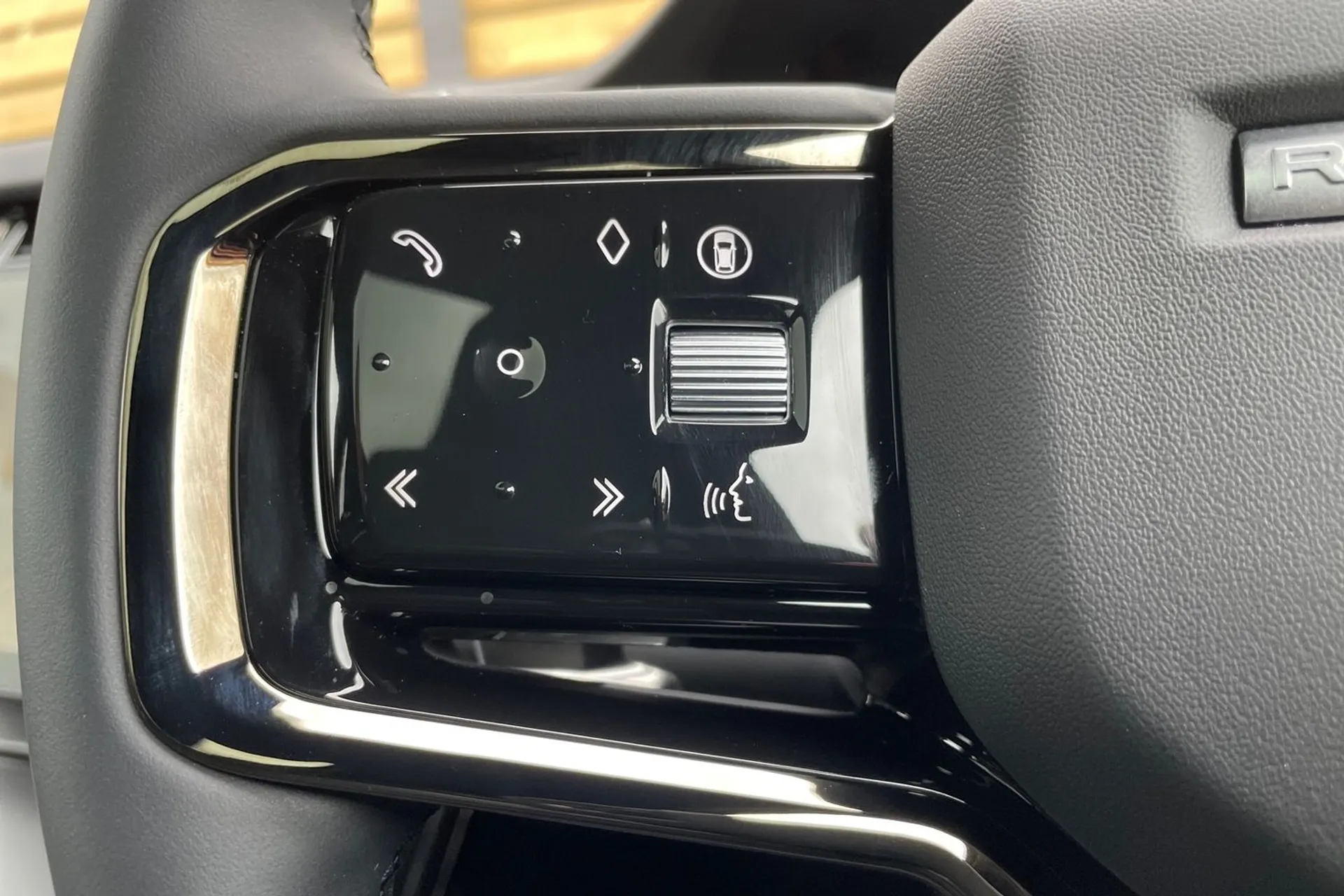 LAND ROVER RANGE ROVER EVOQUE thumbnail image number 38