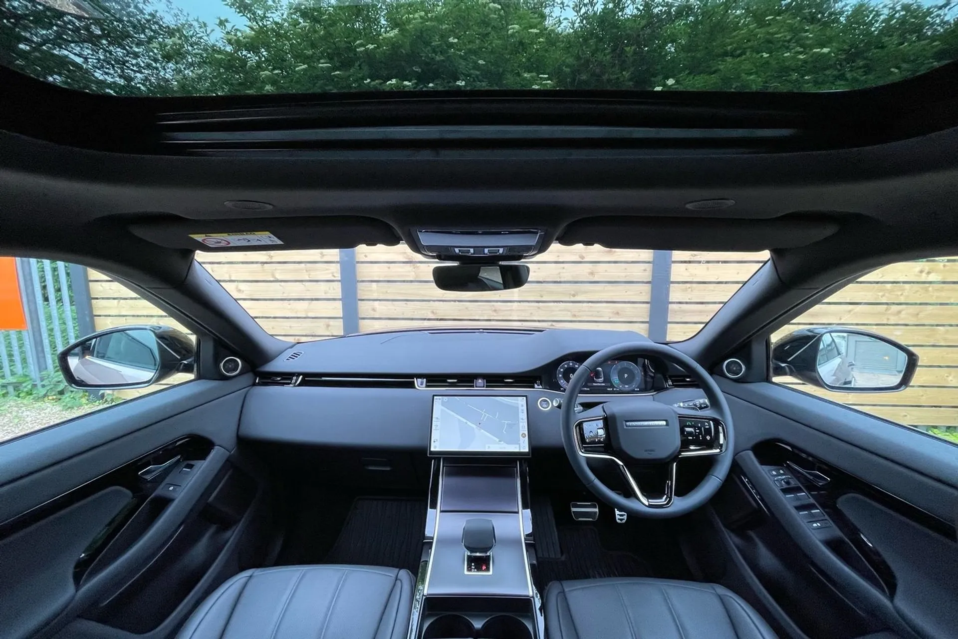 LAND ROVER RANGE ROVER EVOQUE thumbnail image number 3