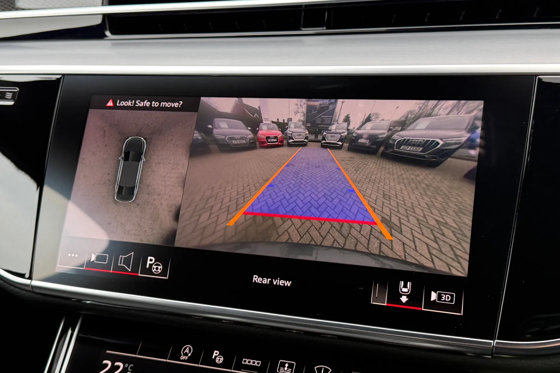 Audi A8 thumbnail image number 4