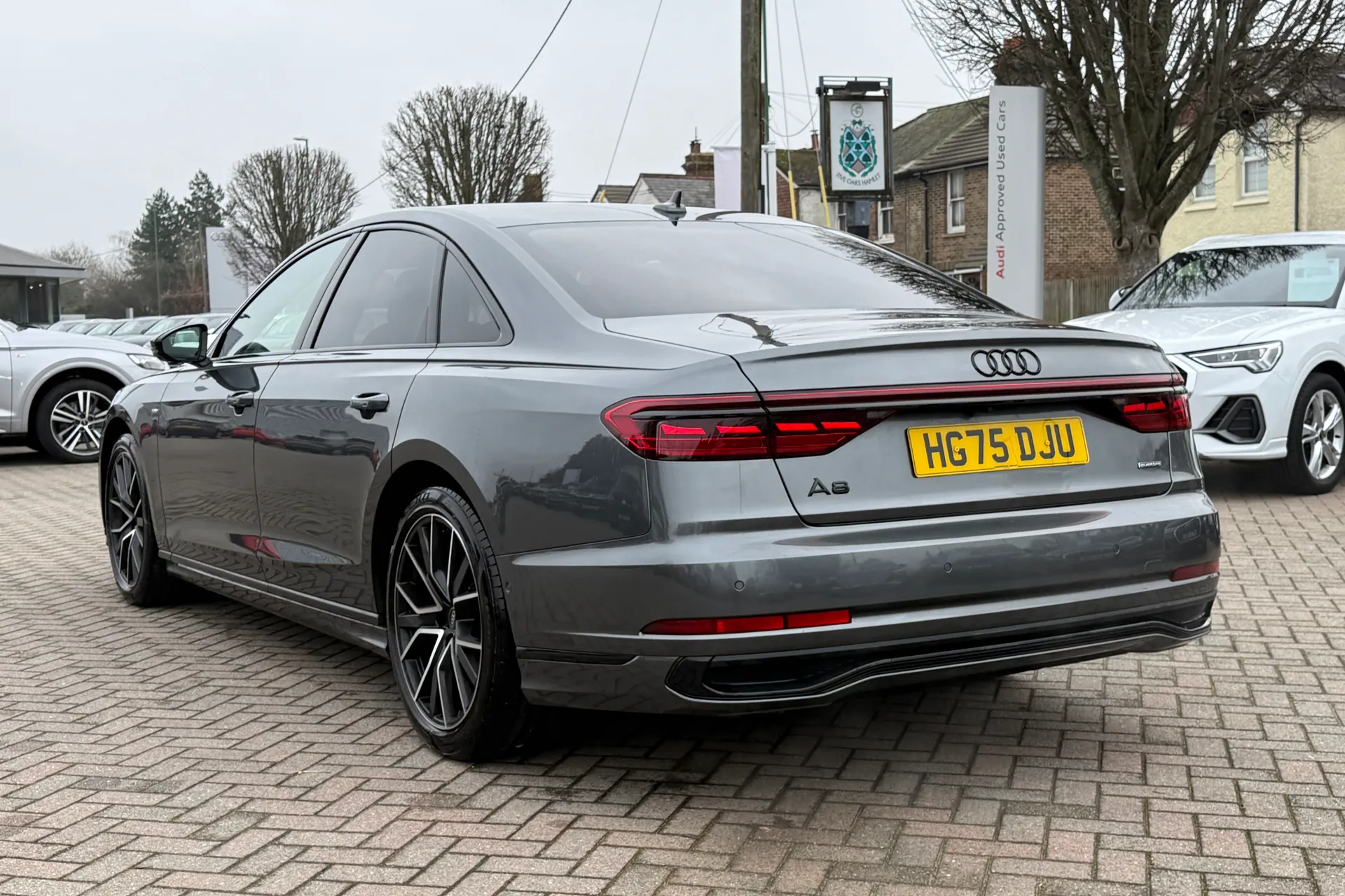 Audi A8 thumbnail image number 44