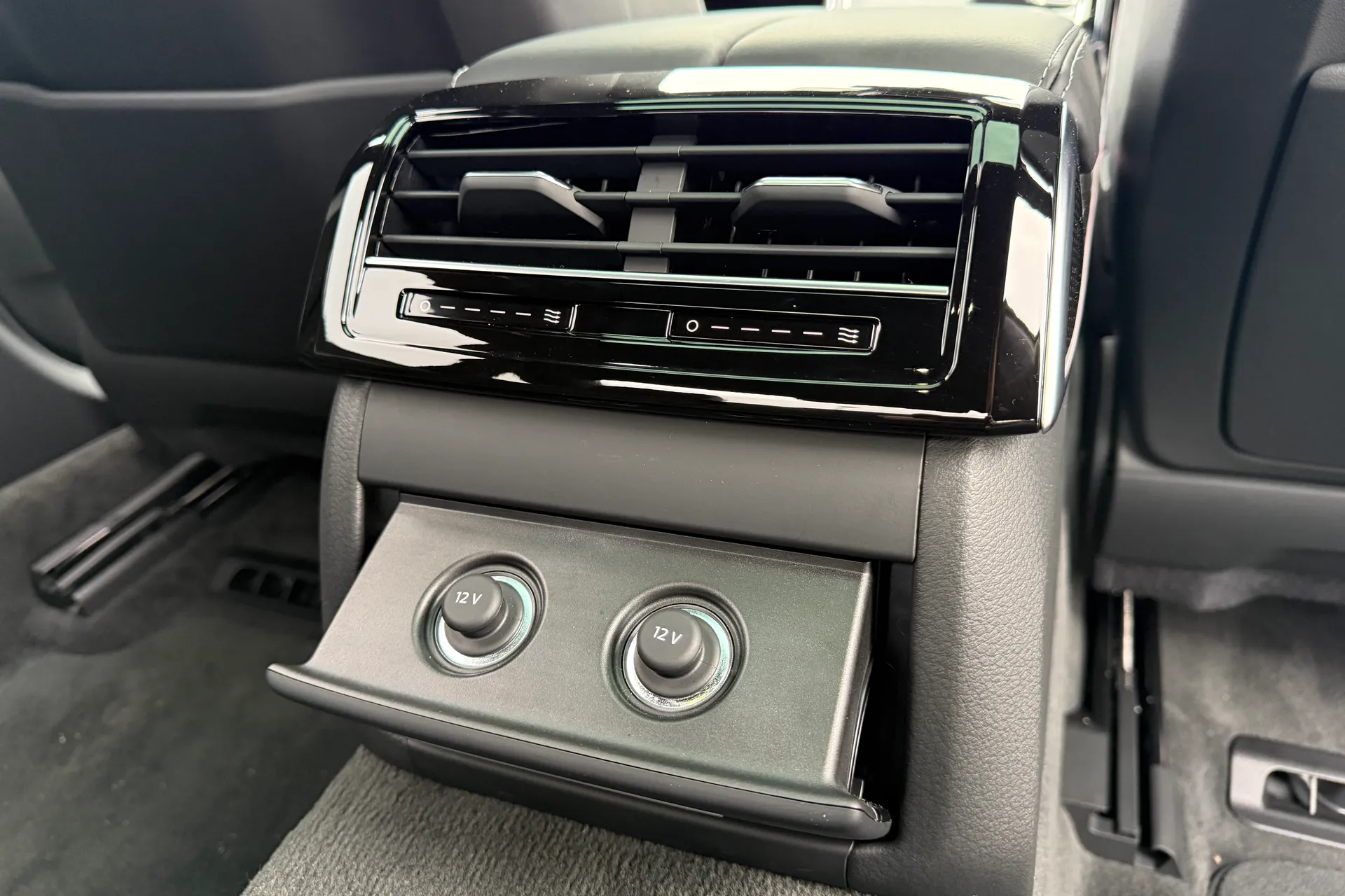 Audi A8 thumbnail image number 60