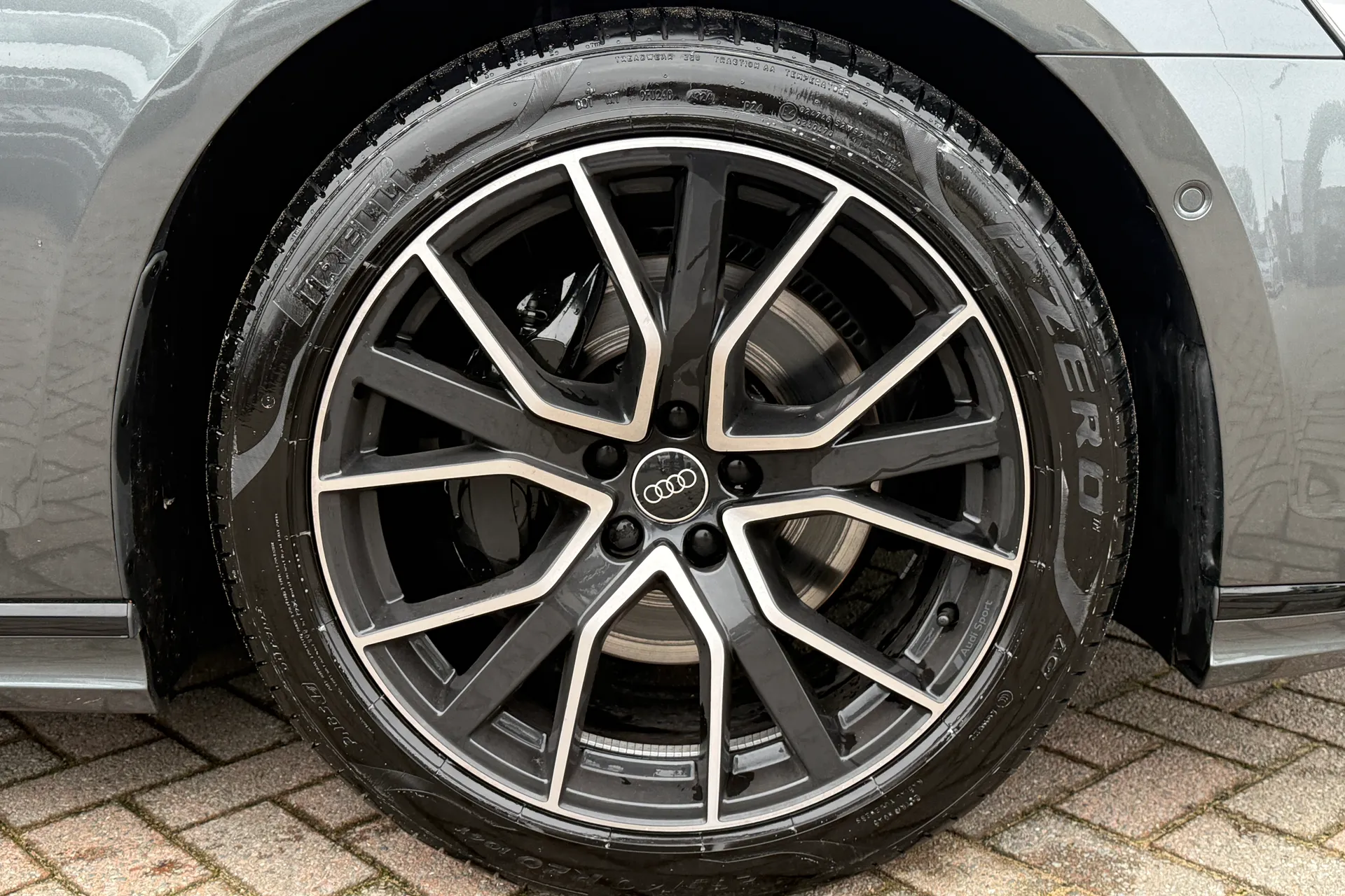 Audi A8 thumbnail image number 63