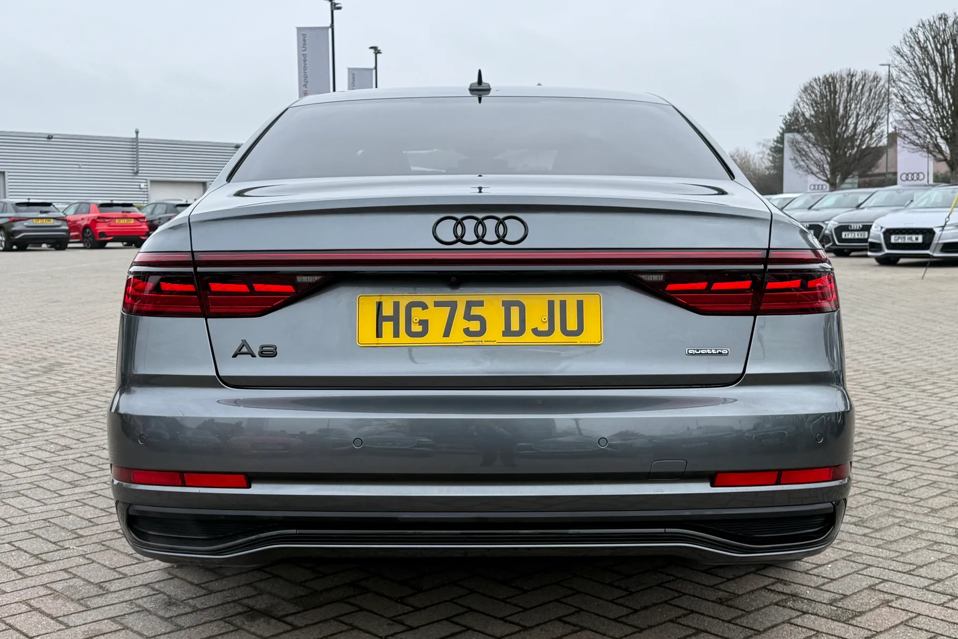 Audi A8 thumbnail image number 43