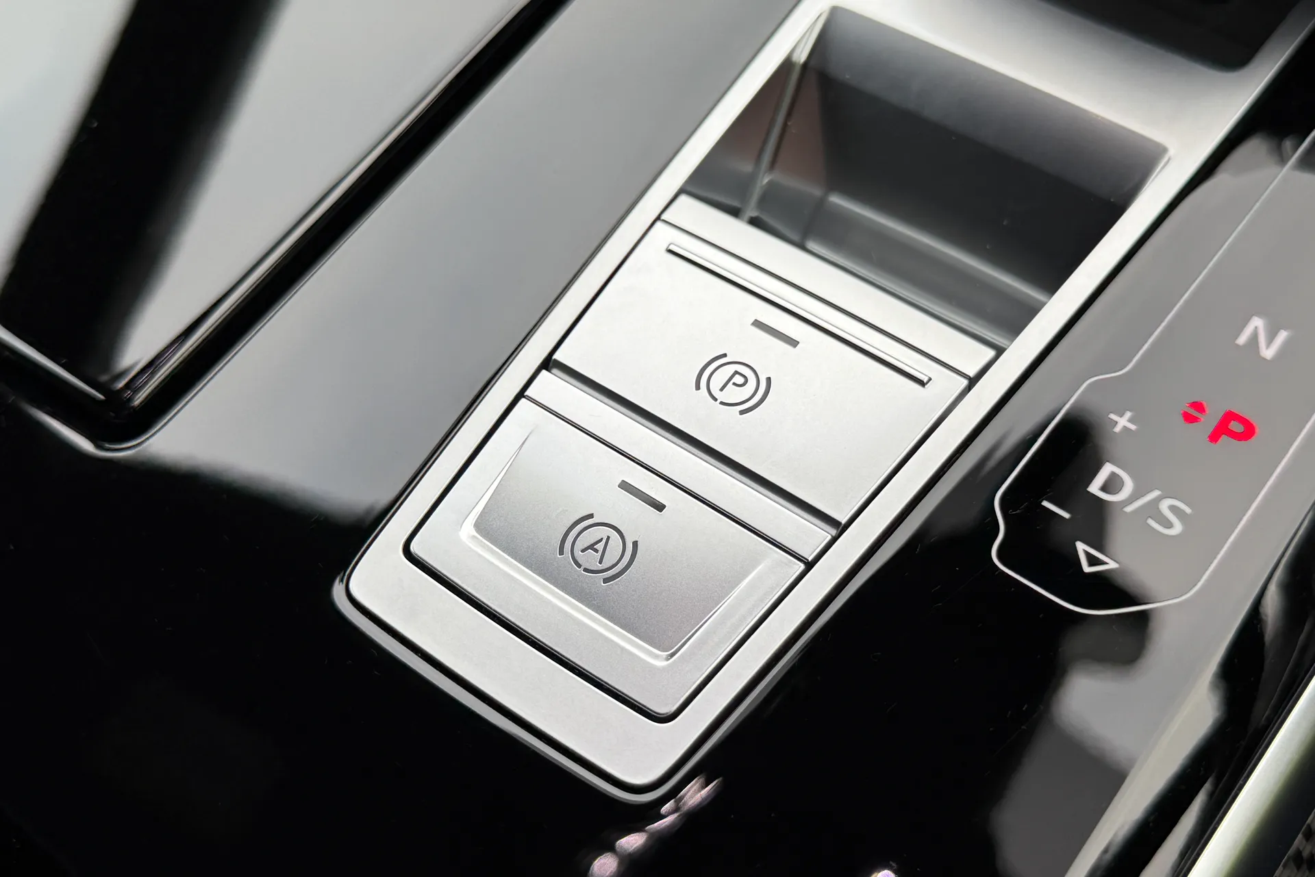 Audi A8 thumbnail image number 51