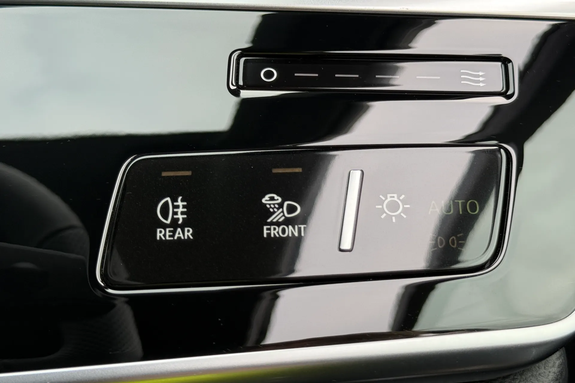 Audi A8 thumbnail image number 30