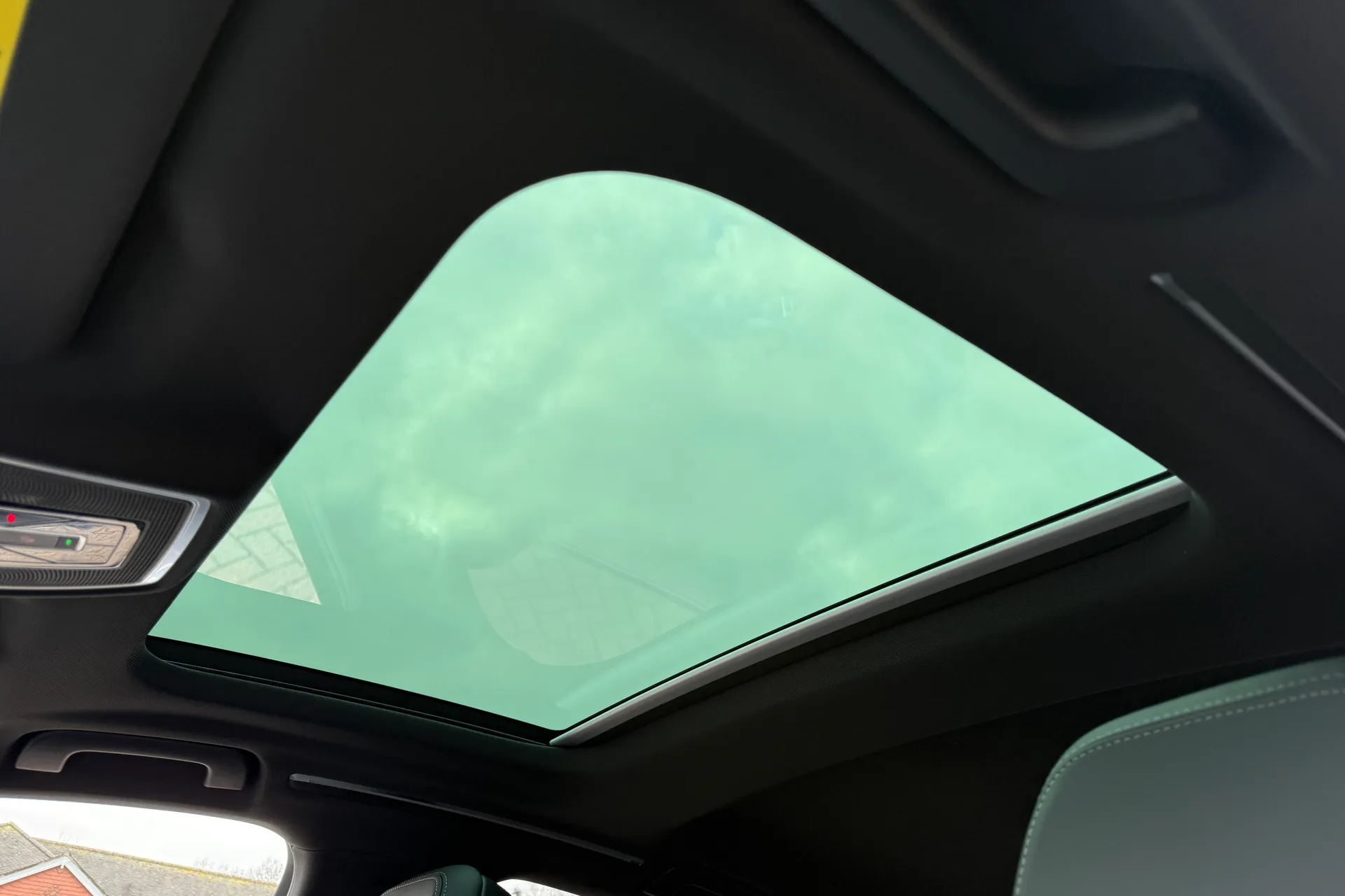 Audi A8 thumbnail image number 40