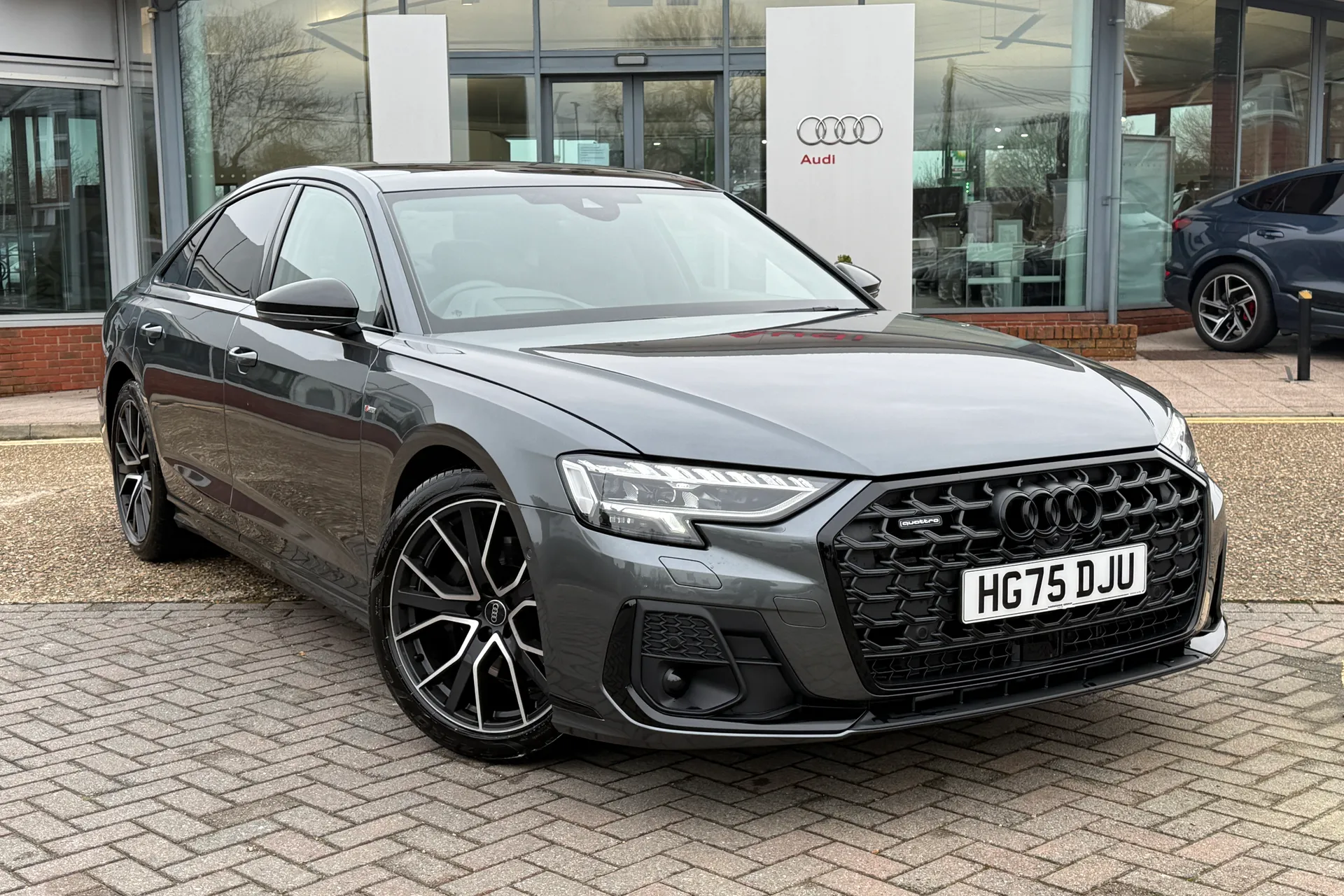 Audi A8 thumbnail image number 31