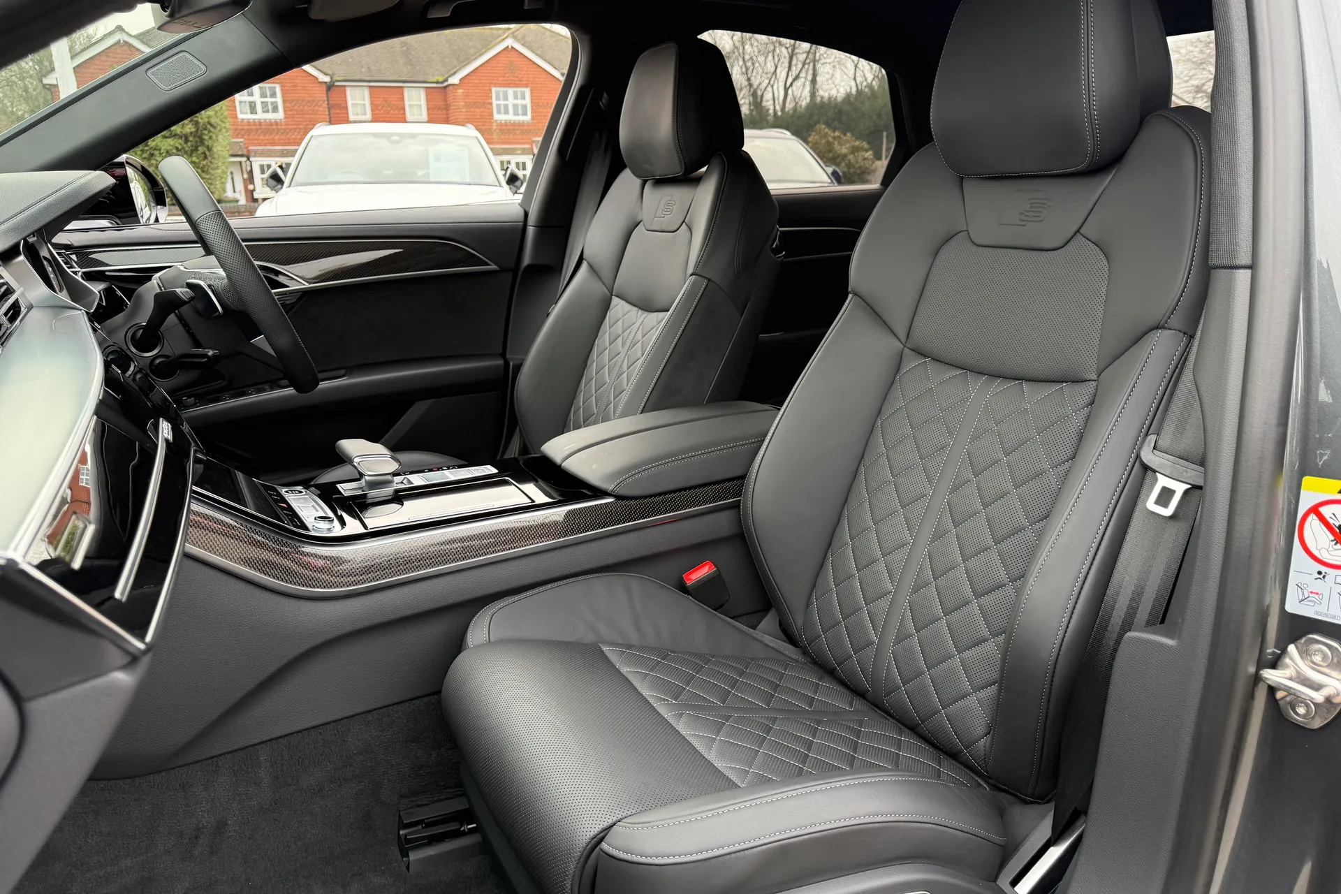 Audi A8 thumbnail image number 37