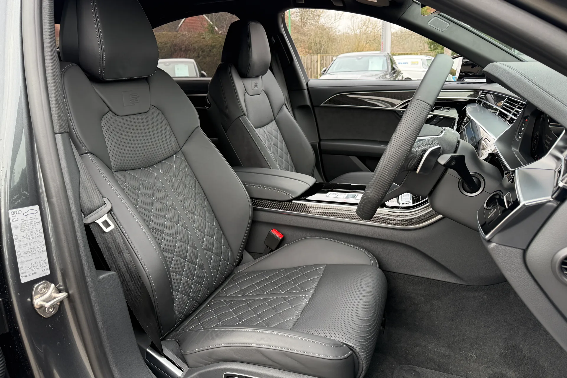 Audi A8 thumbnail image number 34