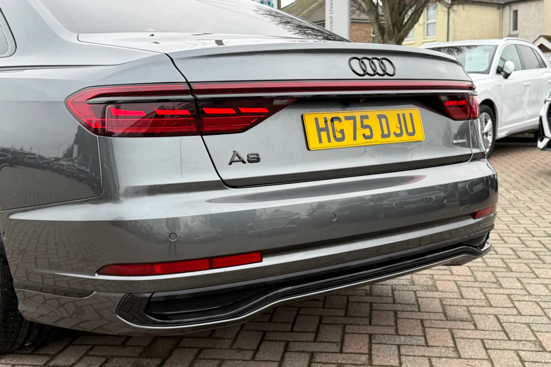 Audi A8 thumbnail image number 66